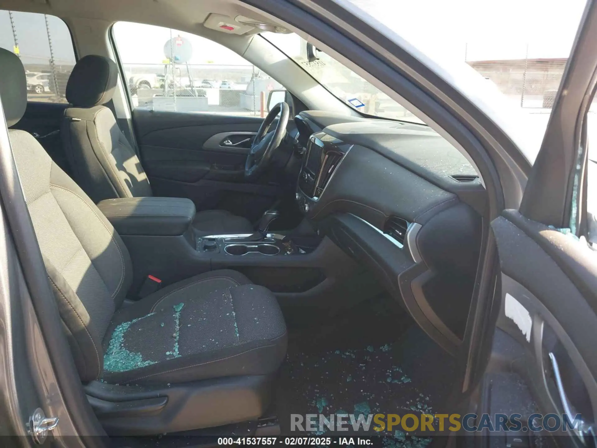 5 fotografías del automóvil dañado 1GNEVMKW3LJ192276 CHEVROLET TRAVERSE 2020