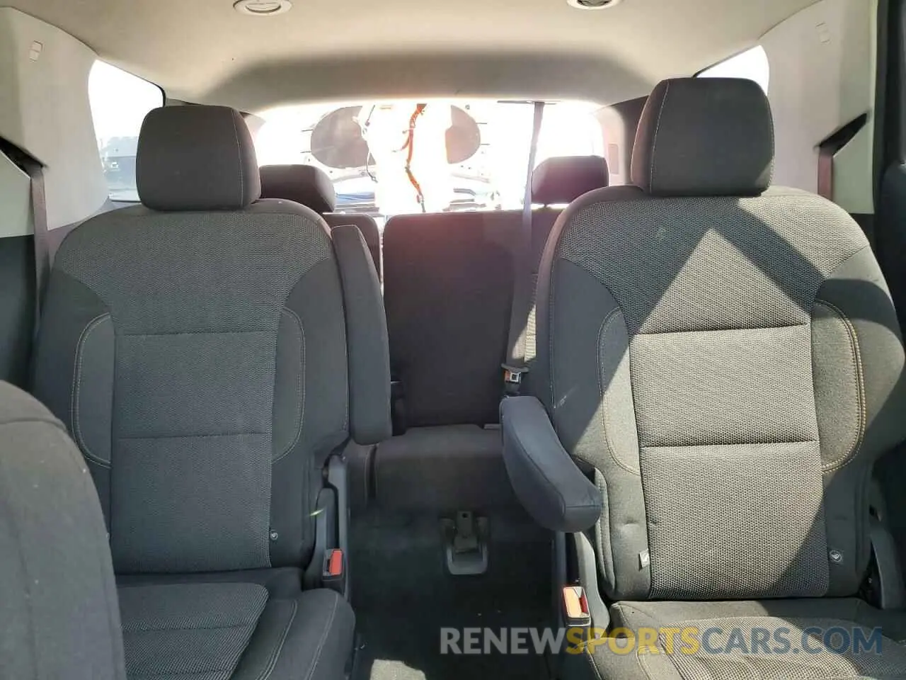 10 fotografías del automóvil dañado 1GNEVMKW4LJ191332 CHEVROLET TRAVERSE 2020