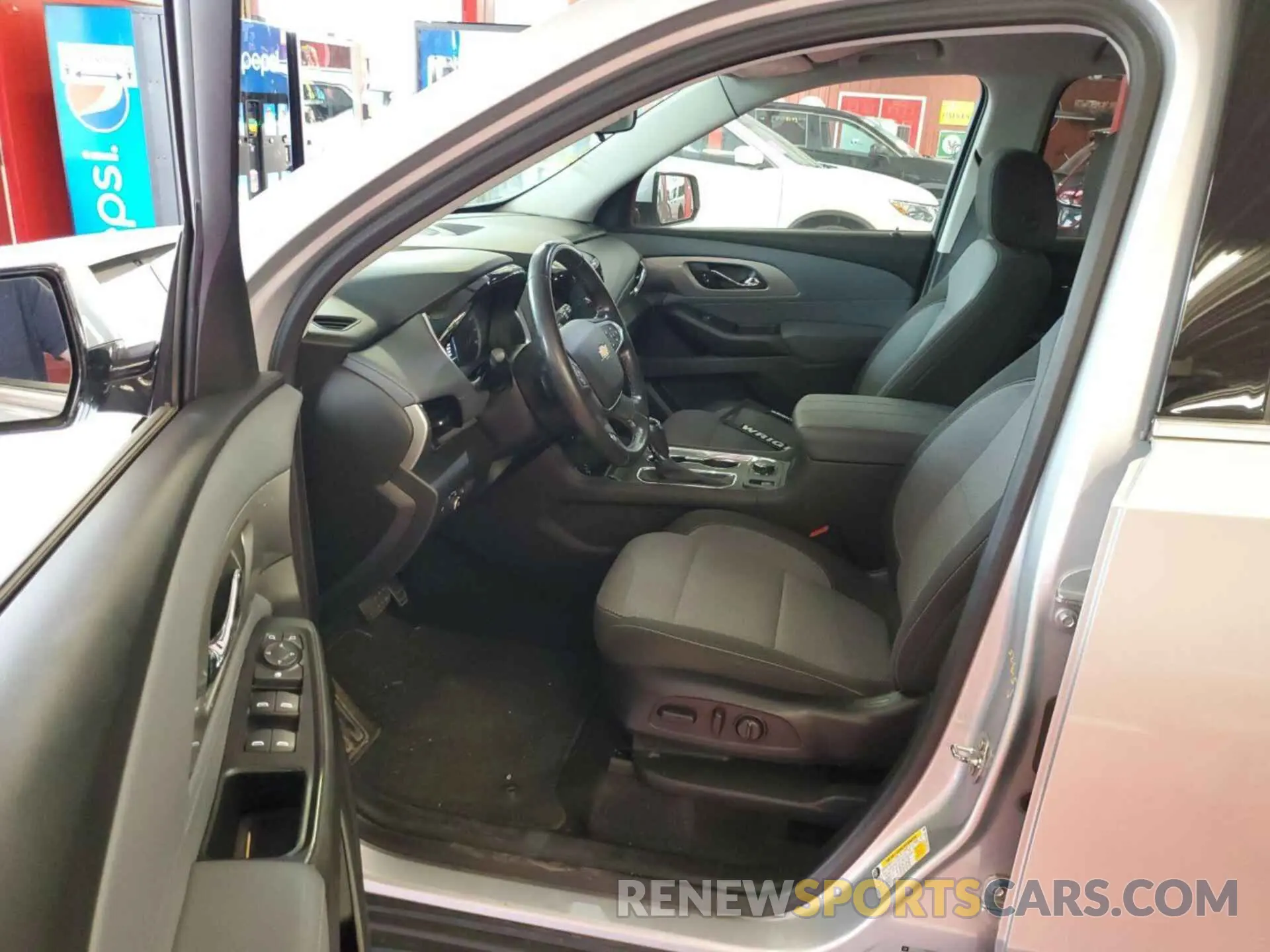 19 fotografías del automóvil dañado 1GNEVMKW6LJ295028 CHEVROLET TRAVERSE 2020