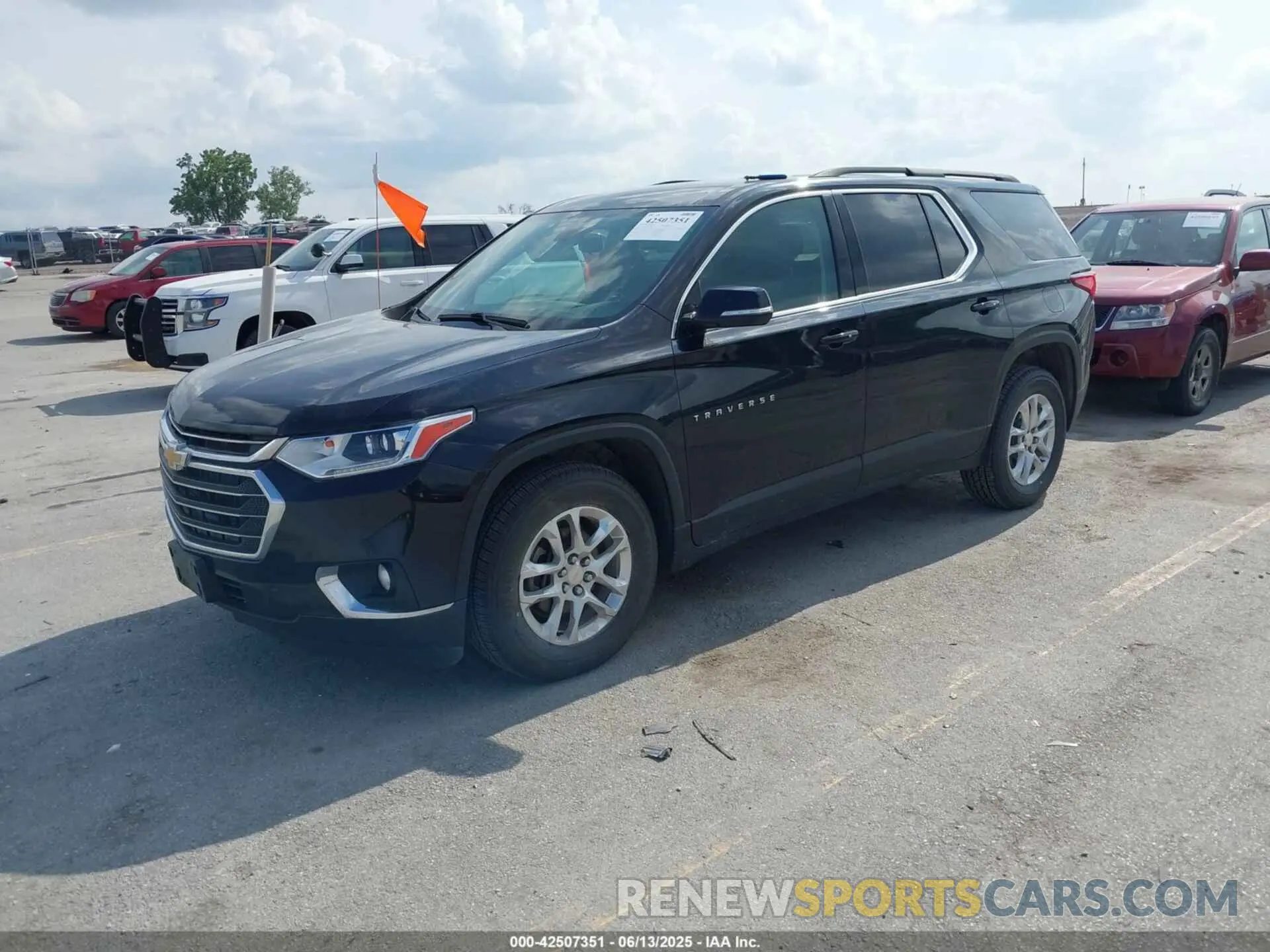 2 fotografías del automóvil dañado 1GNEVMKWXLJ192789 CHEVROLET TRAVERSE 2020
