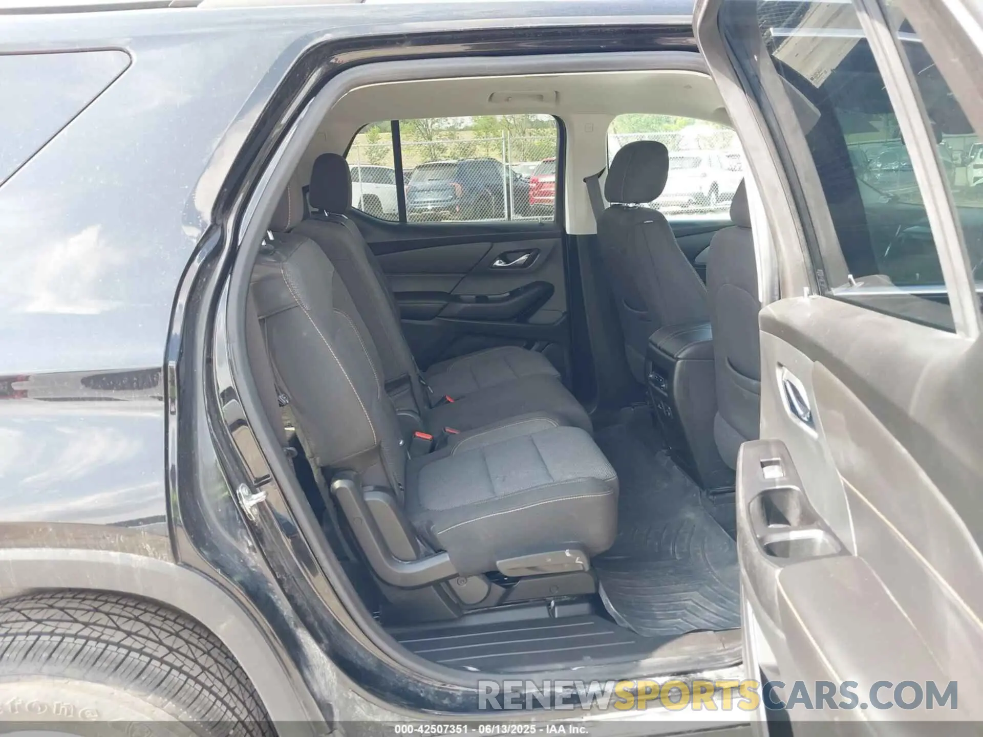 8 fotografías del automóvil dañado 1GNEVMKWXLJ192789 CHEVROLET TRAVERSE 2020