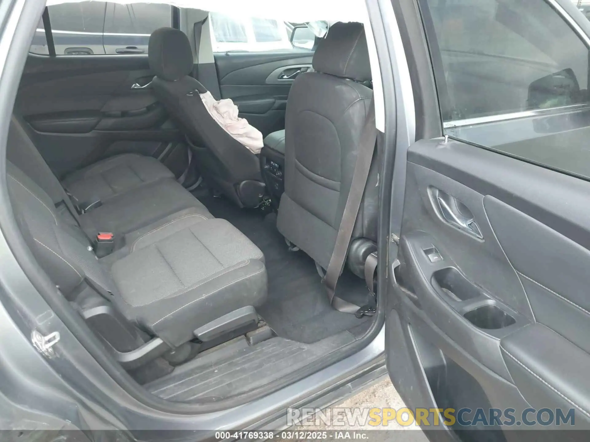 8 fotografías del automóvil dañado 1GNERFKW2MJ201129 CHEVROLET TRAVERSE 2021