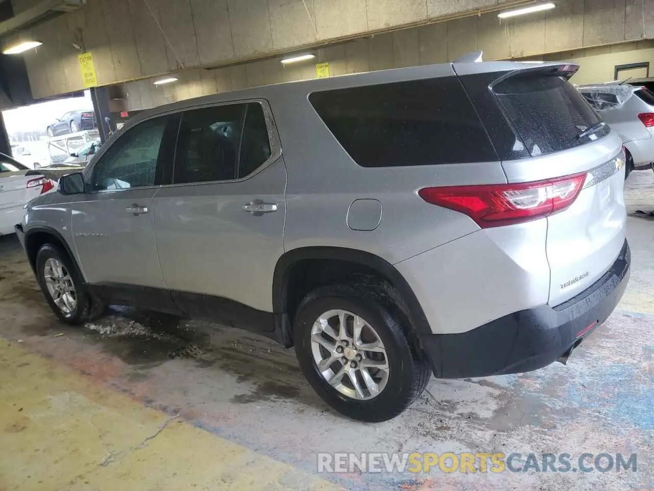 2 fotografías del automóvil dañado 1GNERFKW2MJ227648 CHEVROLET TRAVERSE 2021