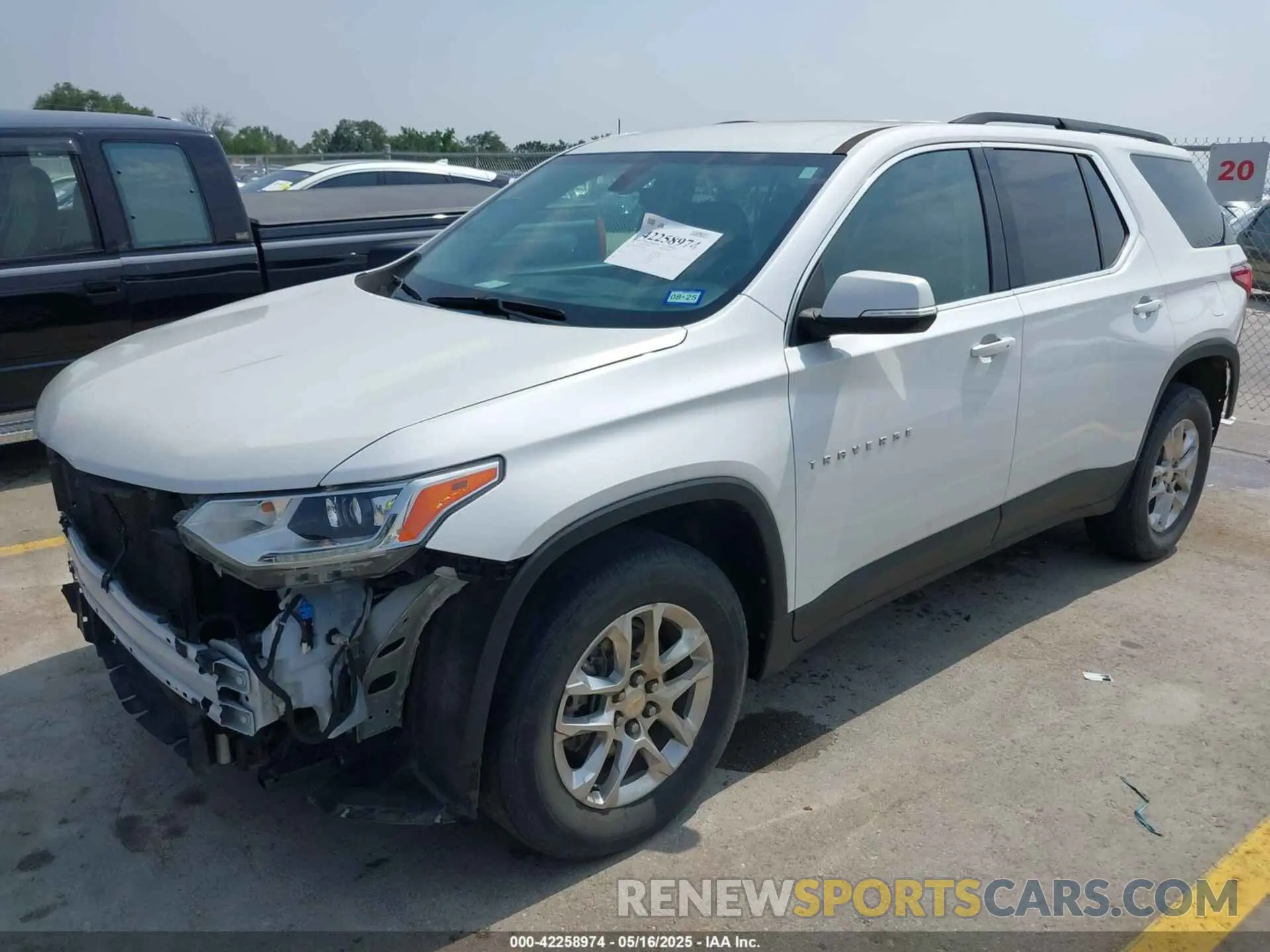 2 fotografías del automóvil dañado 1GNERGKW5MJ154989 CHEVROLET TRAVERSE 2021