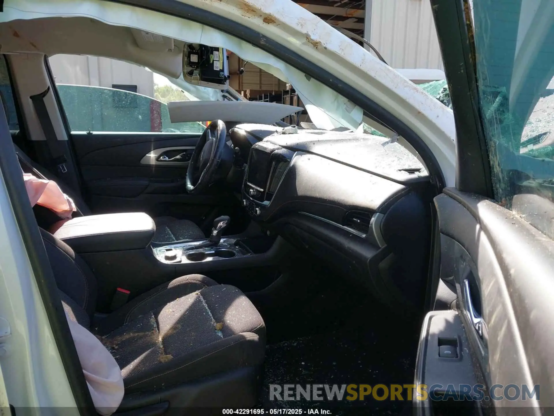 5 fotografías del automóvil dañado 1GNERGKW8MJ176940 CHEVROLET TRAVERSE 2021