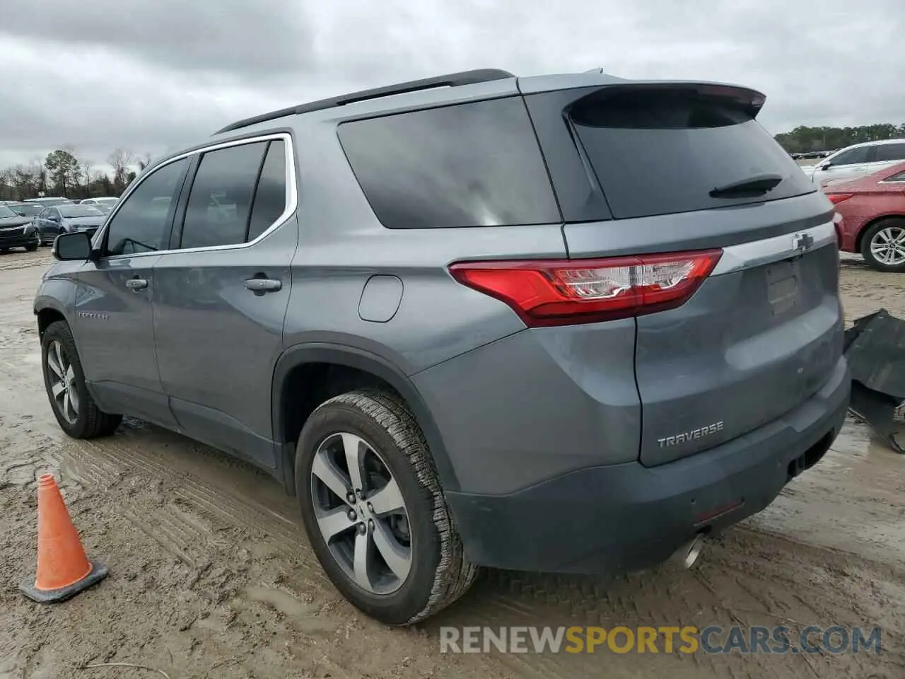 2 fotografías del automóvil dañado 1GNERHKW2MJ163235 CHEVROLET TRAVERSE 2021