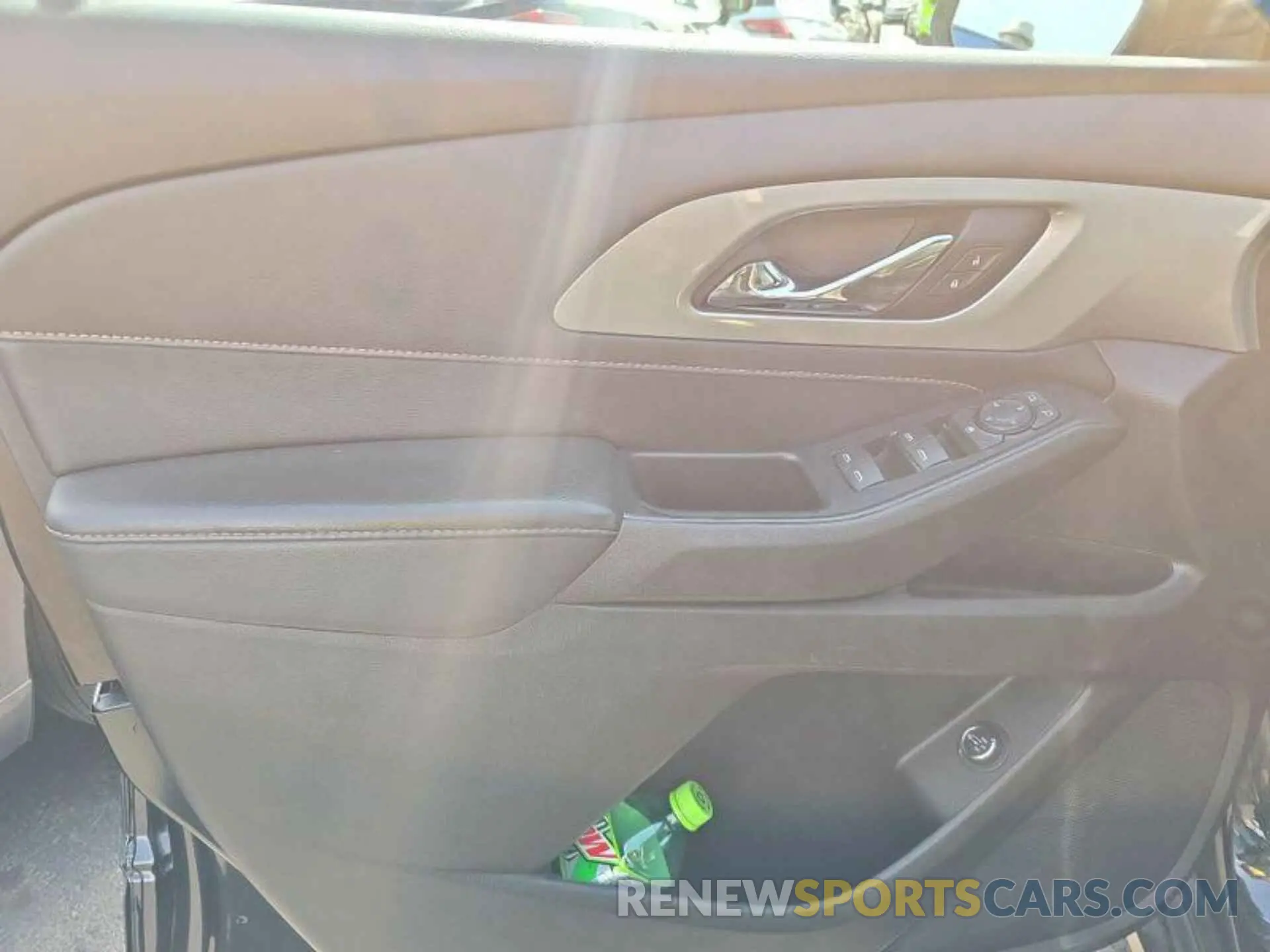 2 fotografías del automóvil dañado 1GNERHKWXMJ183734 CHEVROLET TRAVERSE 2021