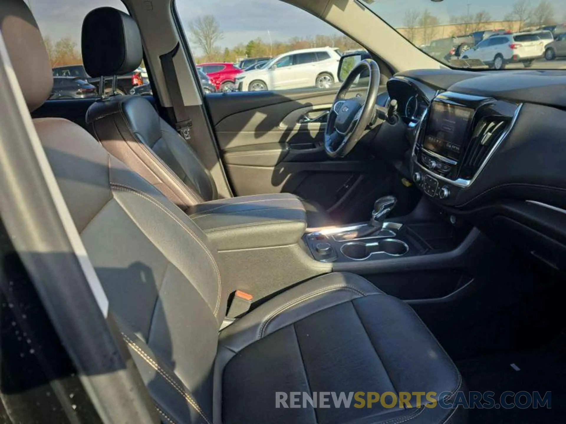 8 fotografías del automóvil dañado 1GNERHKWXMJ183734 CHEVROLET TRAVERSE 2021