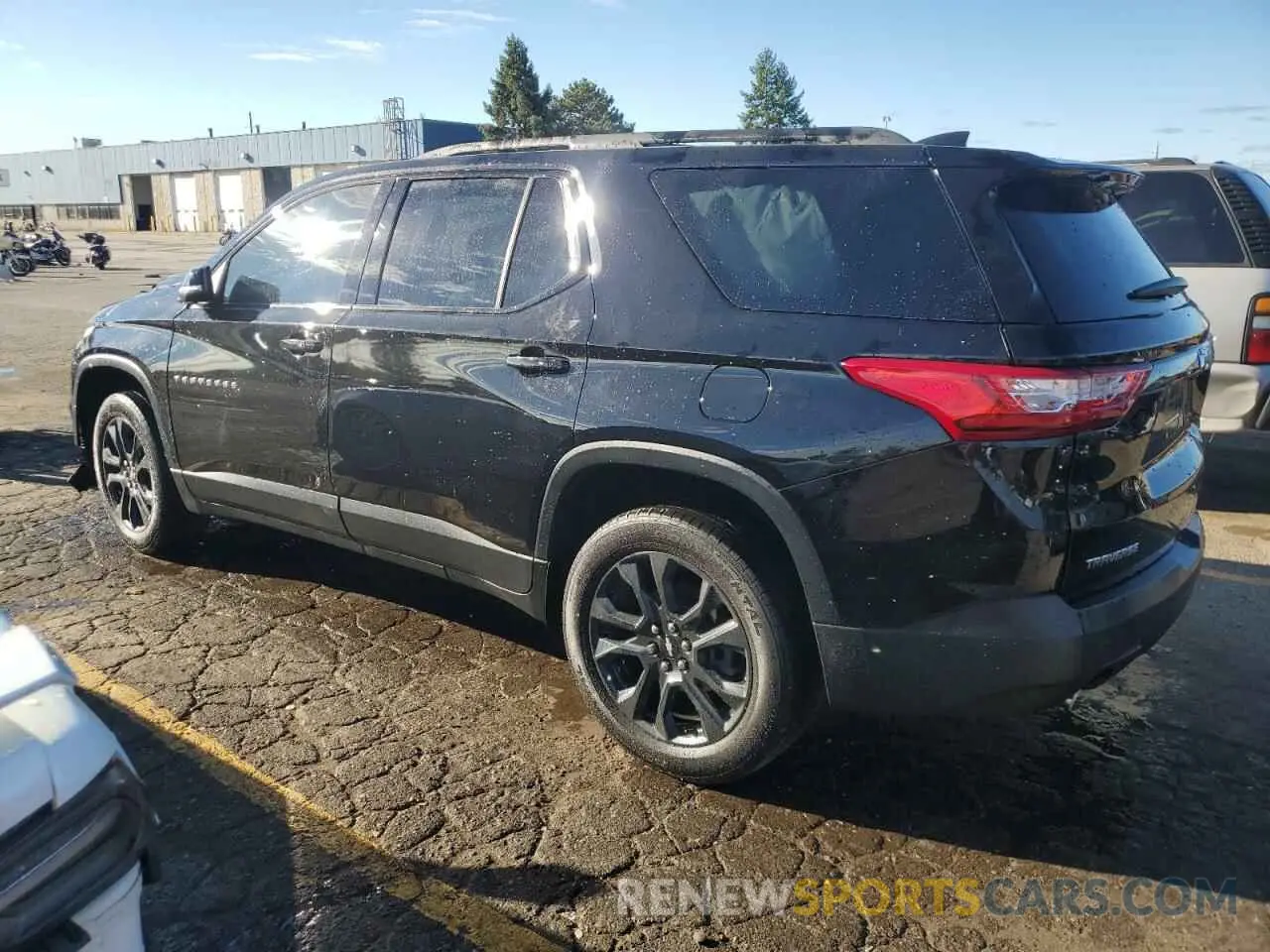 2 fotografías del automóvil dañado 1GNERJKW3MJ228875 CHEVROLET TRAVERSE 2021
