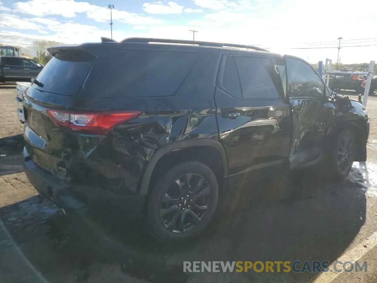 3 fotografías del automóvil dañado 1GNERJKW3MJ228875 CHEVROLET TRAVERSE 2021