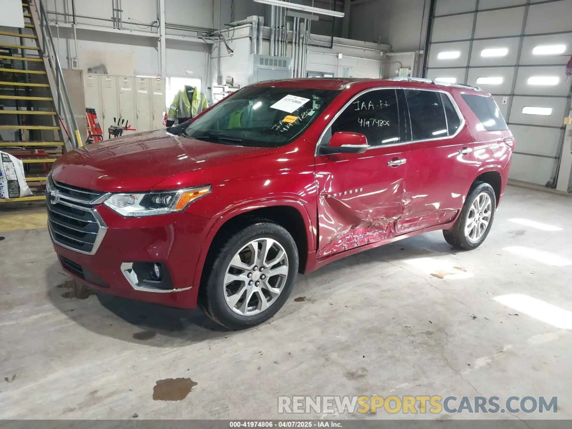 2 fotografías del automóvil dañado 1GNERKKW5MJ233825 CHEVROLET TRAVERSE 2021