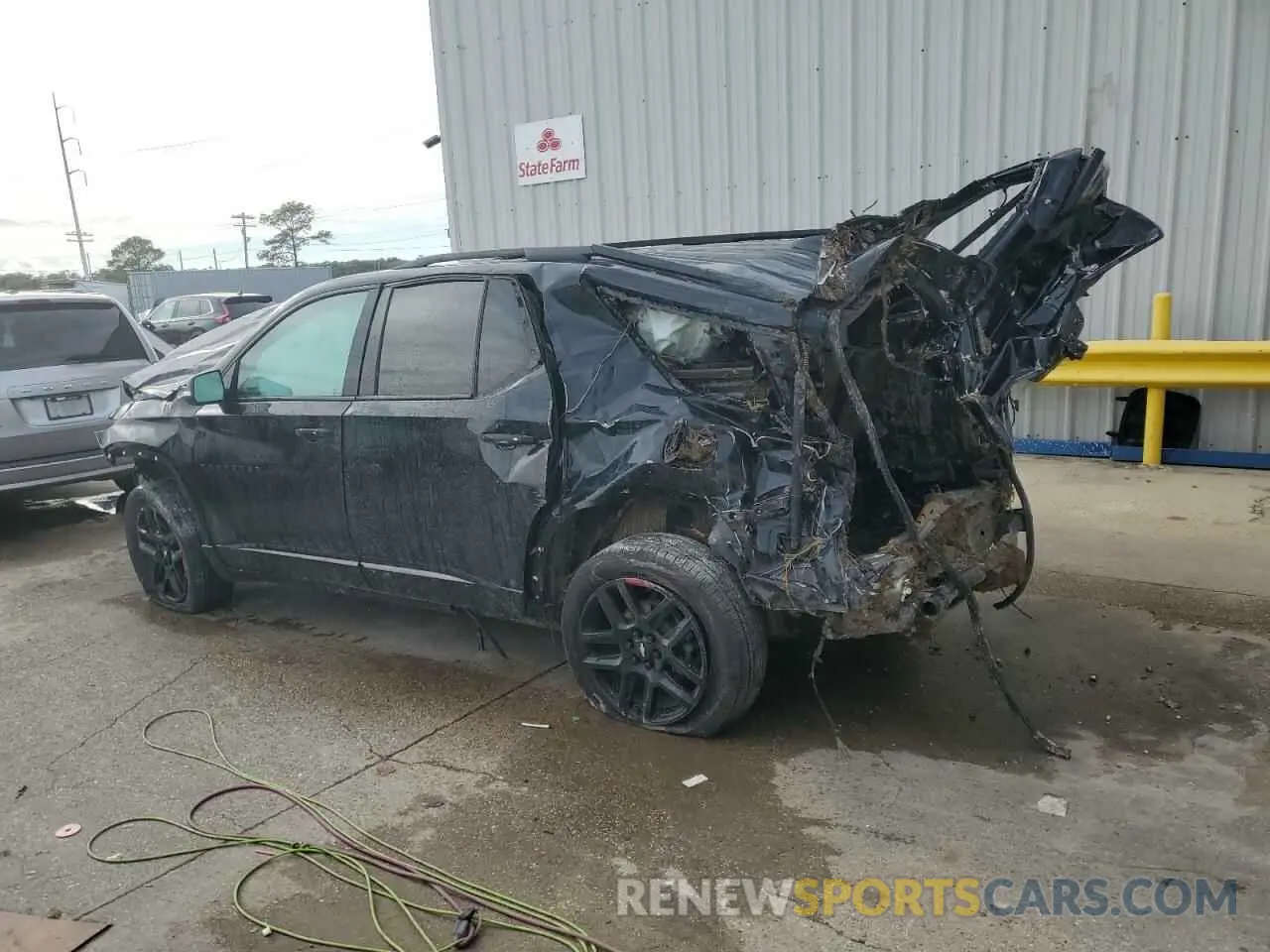 2 fotografías del automóvil dañado 1GNERKKW6MJ140165 CHEVROLET TRAVERSE 2021