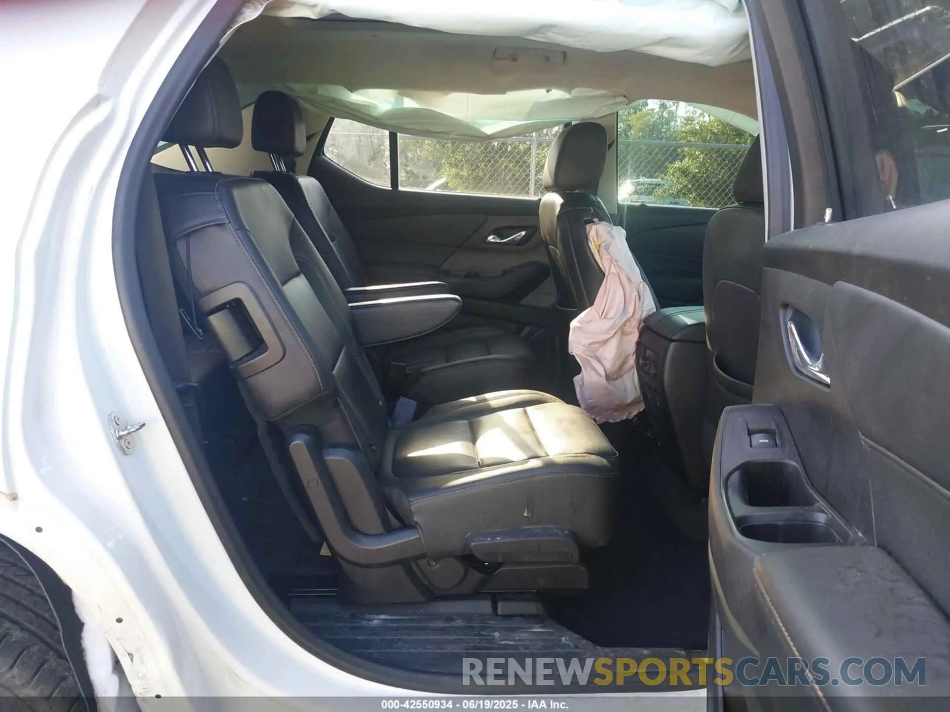 8 fotografías del automóvil dañado 1GNERKKW8MJ235519 CHEVROLET TRAVERSE 2021