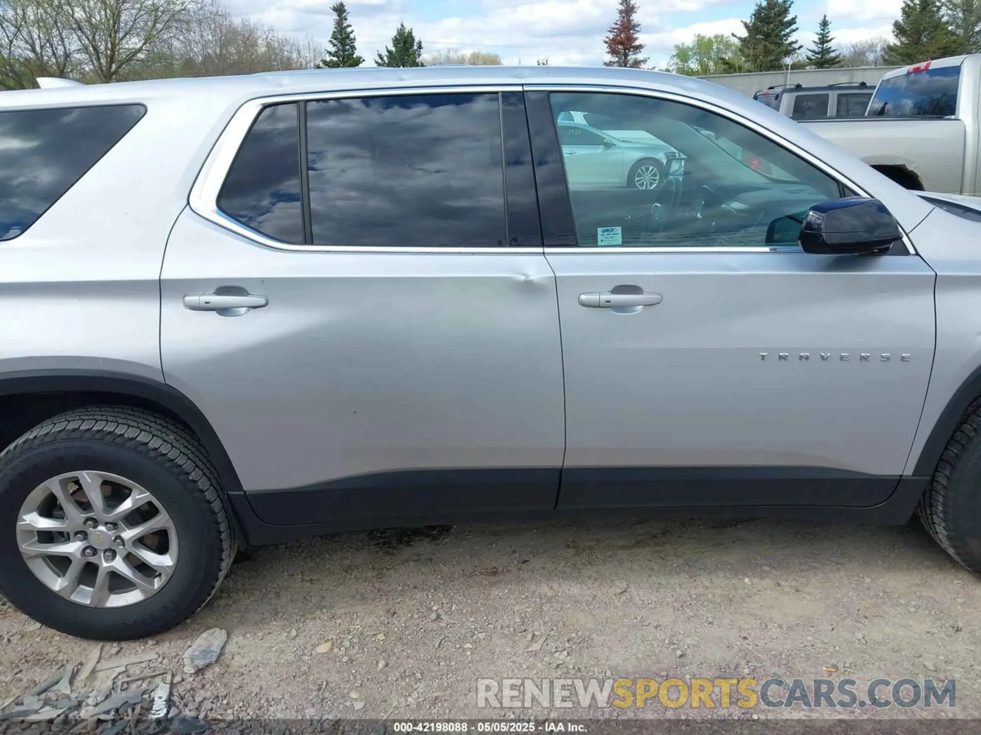 13 fotografías del automóvil dañado 1GNEVFKW7MJ108621 CHEVROLET TRAVERSE 2021