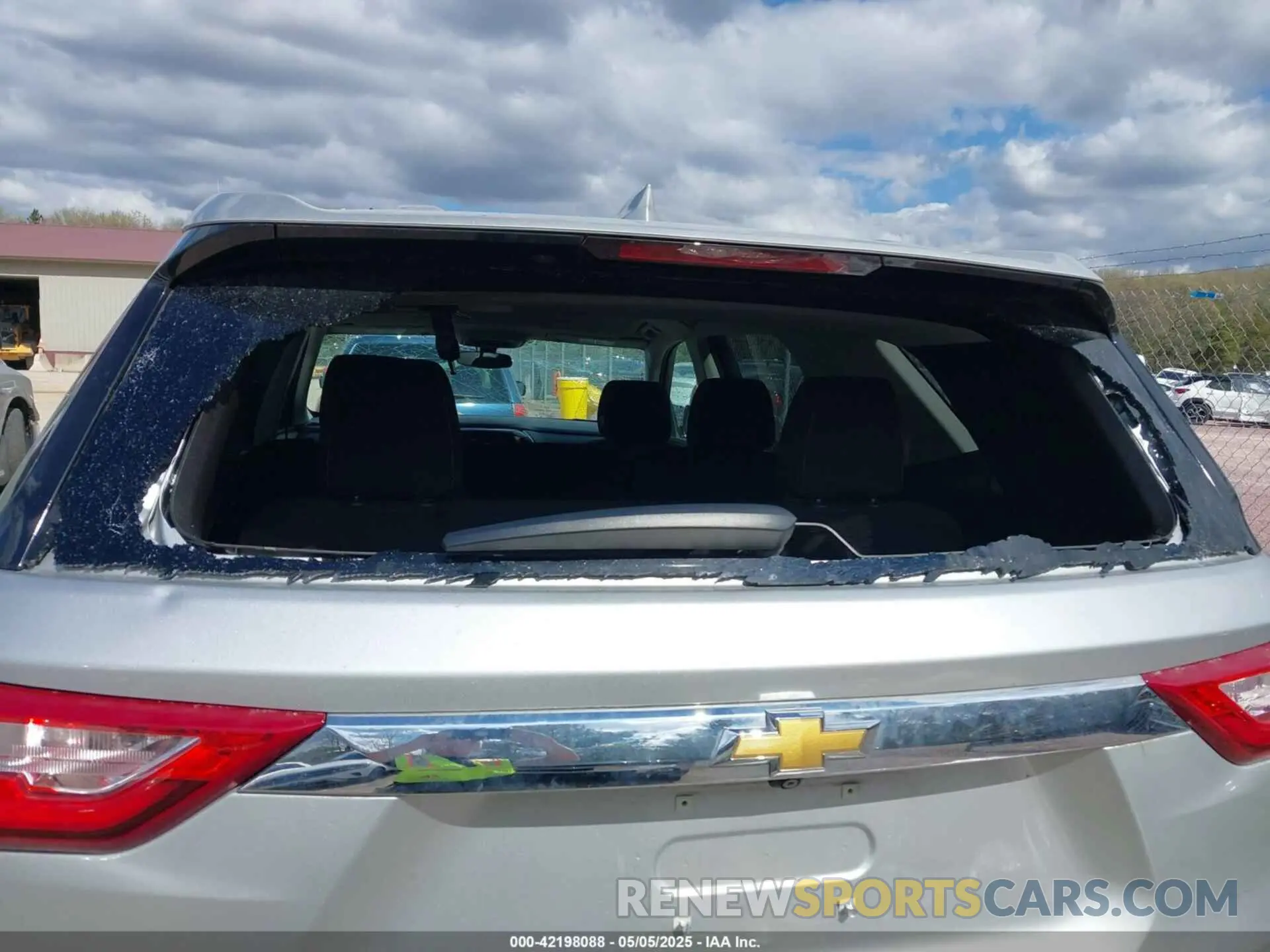 19 fotografías del automóvil dañado 1GNEVFKW7MJ108621 CHEVROLET TRAVERSE 2021