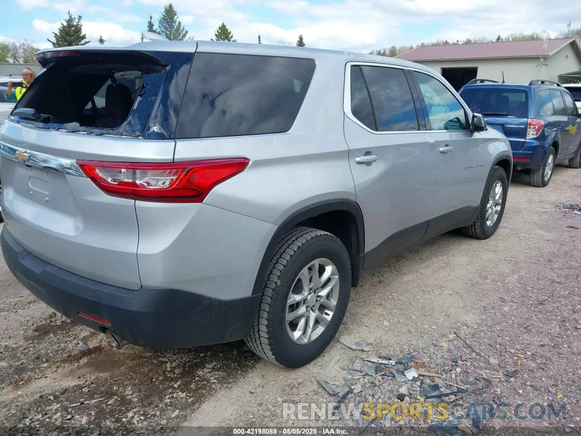 4 fotografías del automóvil dañado 1GNEVFKW7MJ108621 CHEVROLET TRAVERSE 2021