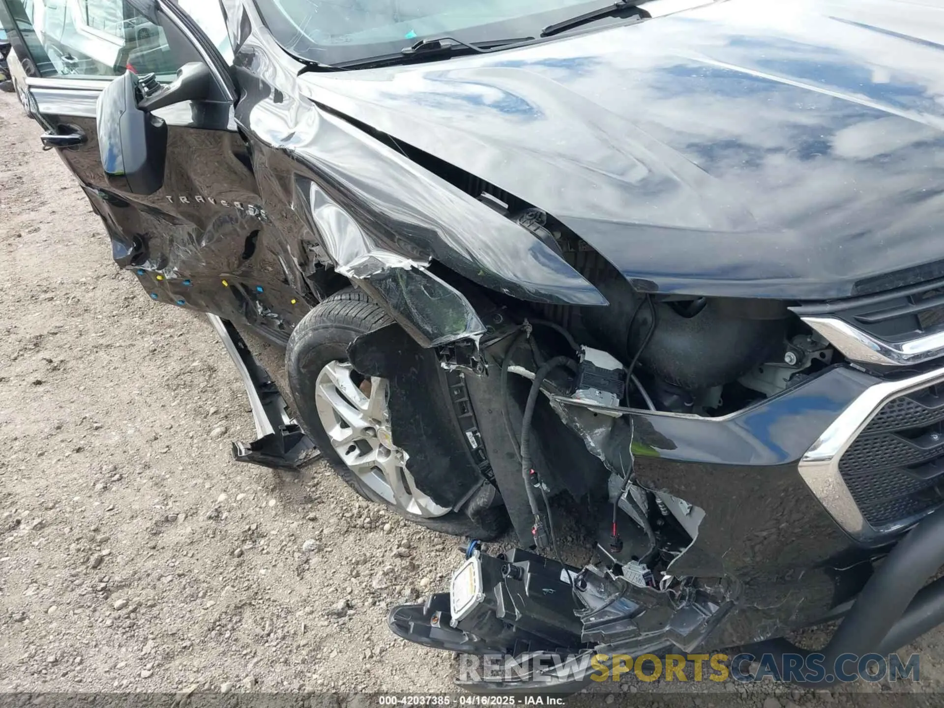 18 fotografías del automóvil dañado 1GNEVFKW9MJ191243 CHEVROLET TRAVERSE 2021