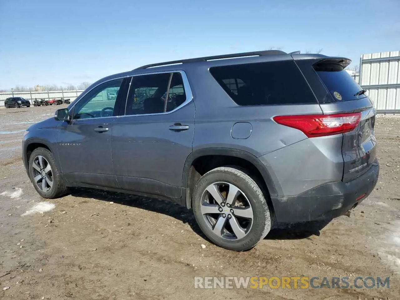 2 fotografías del automóvil dañado 1GNEVHKW1MJ175582 CHEVROLET TRAVERSE 2021