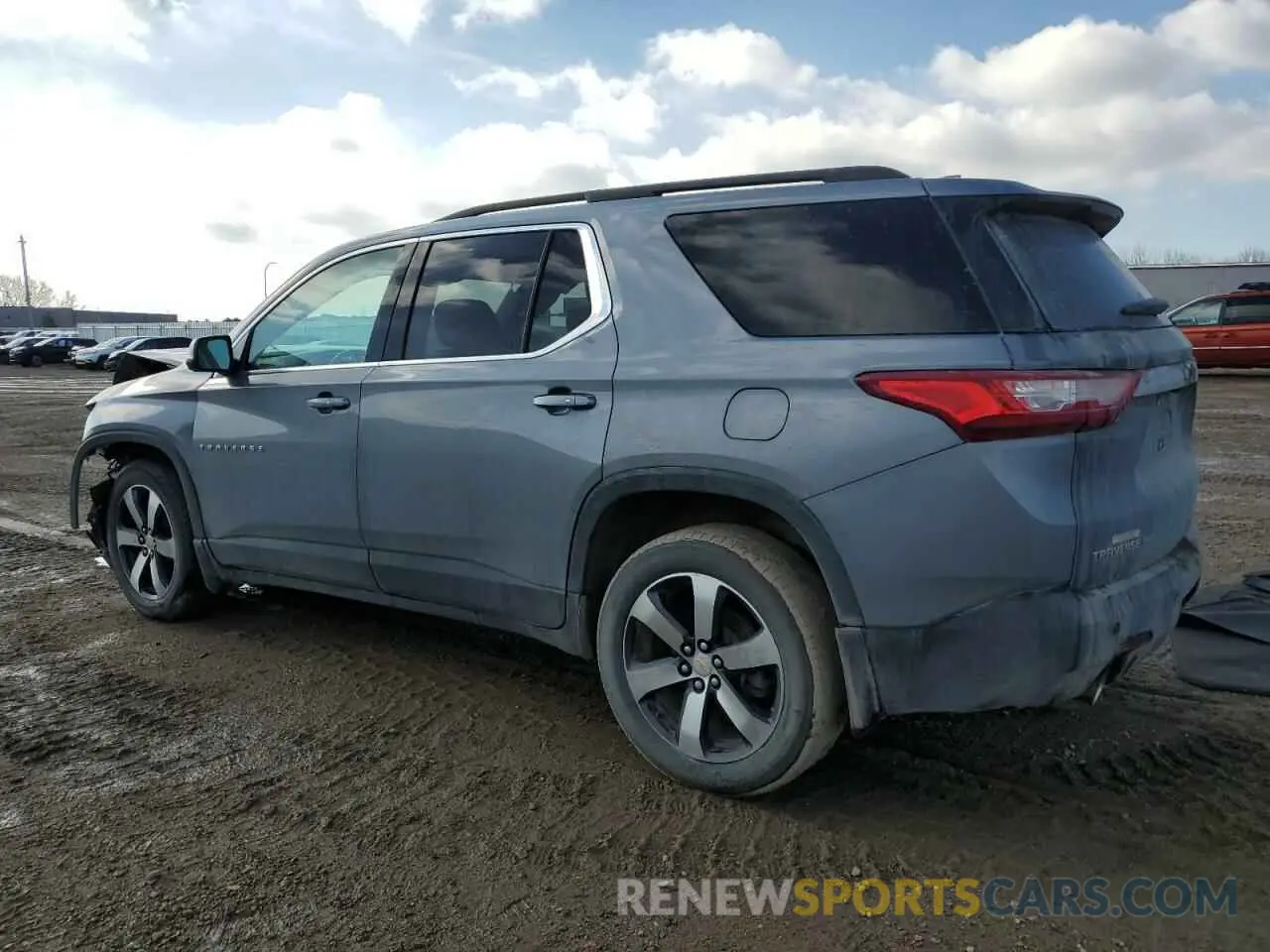 2 fotografías del automóvil dañado 1GNEVHKW2MJ174540 CHEVROLET TRAVERSE 2021