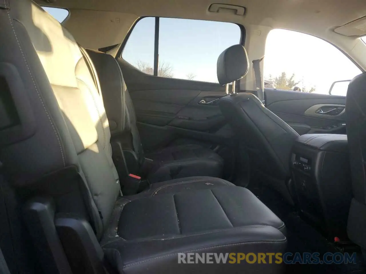 11 fotografías del automóvil dañado 1GNEVHKW2MJ251617 CHEVROLET TRAVERSE 2021