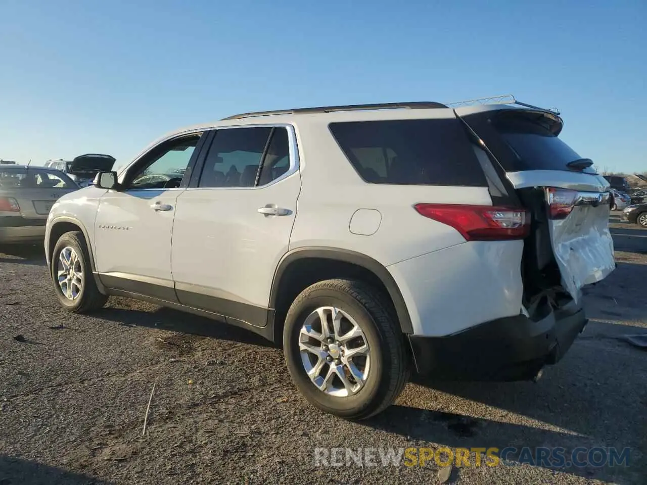 2 fotografías del automóvil dañado 1GNEVHKW2MJ251617 CHEVROLET TRAVERSE 2021