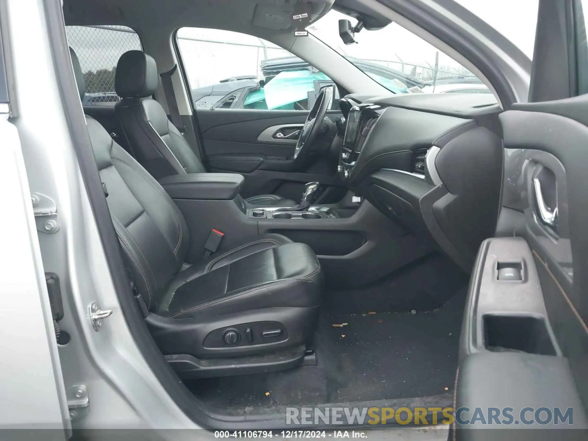 5 fotografías del automóvil dañado 1GNEVHKW3MJ185014 CHEVROLET TRAVERSE 2021