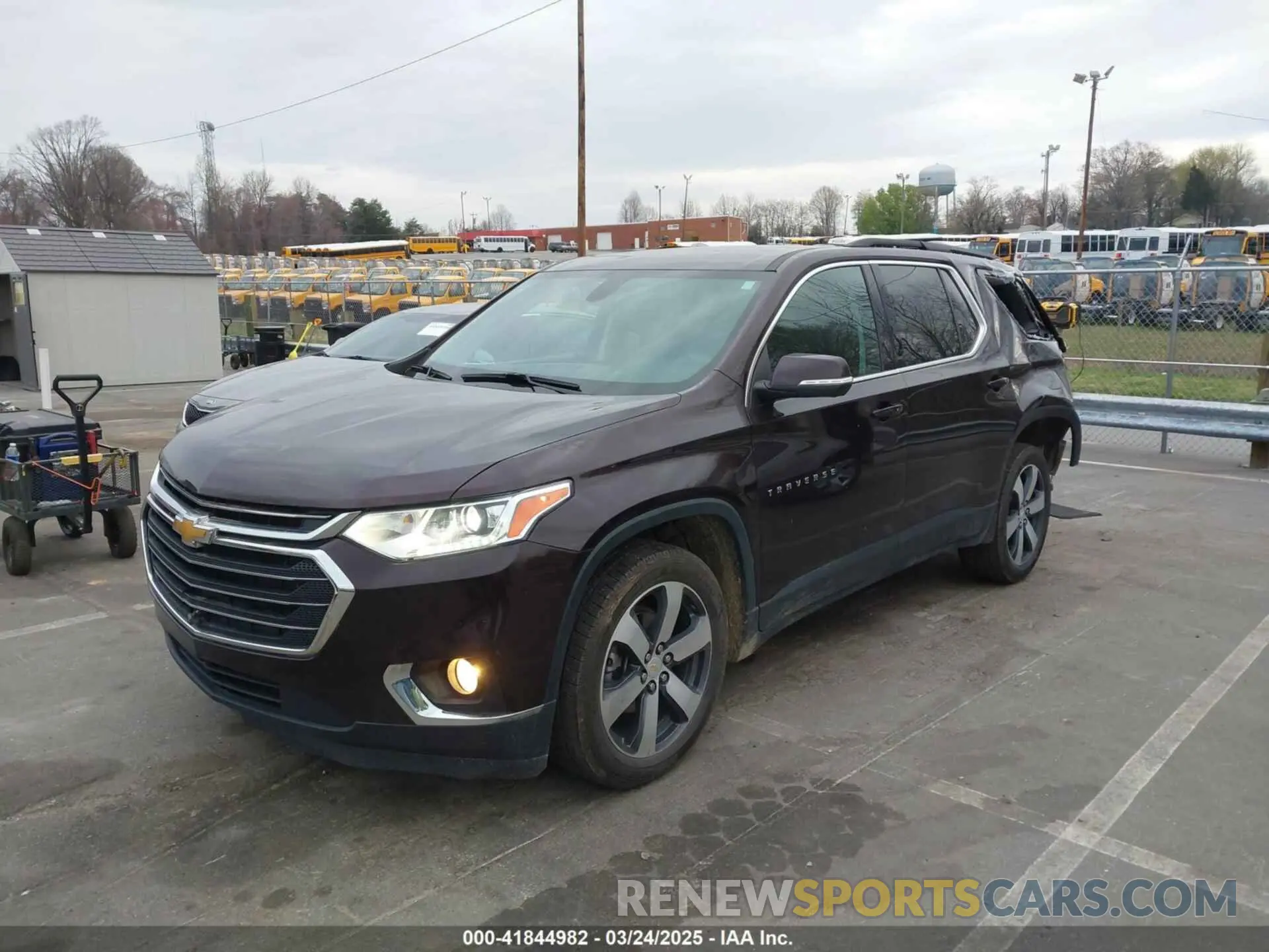 2 fotografías del automóvil dañado 1GNEVHKW4MJ211443 CHEVROLET TRAVERSE 2021