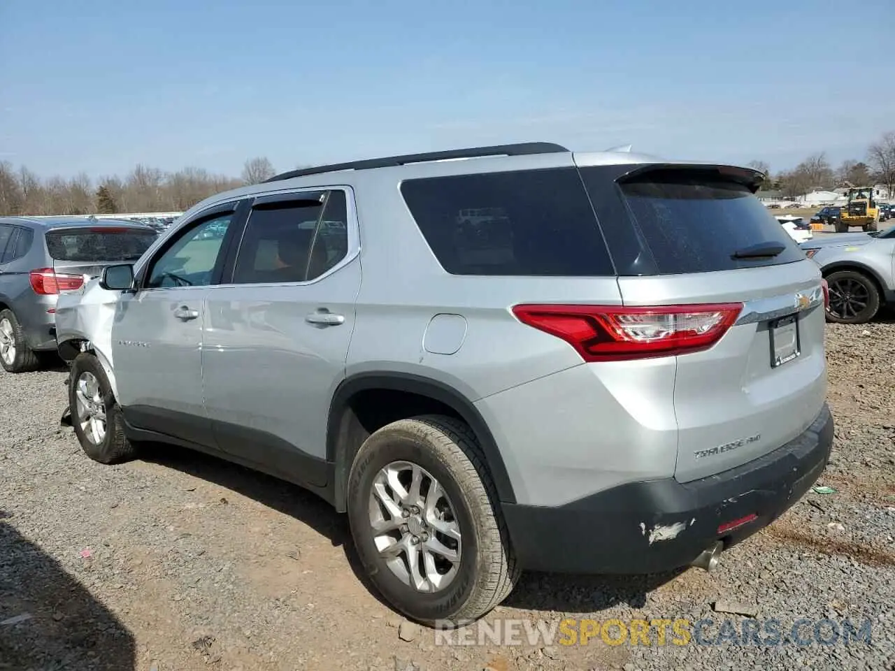 2 fotografías del automóvil dañado 1GNEVHKW8MJ160755 CHEVROLET TRAVERSE 2021
