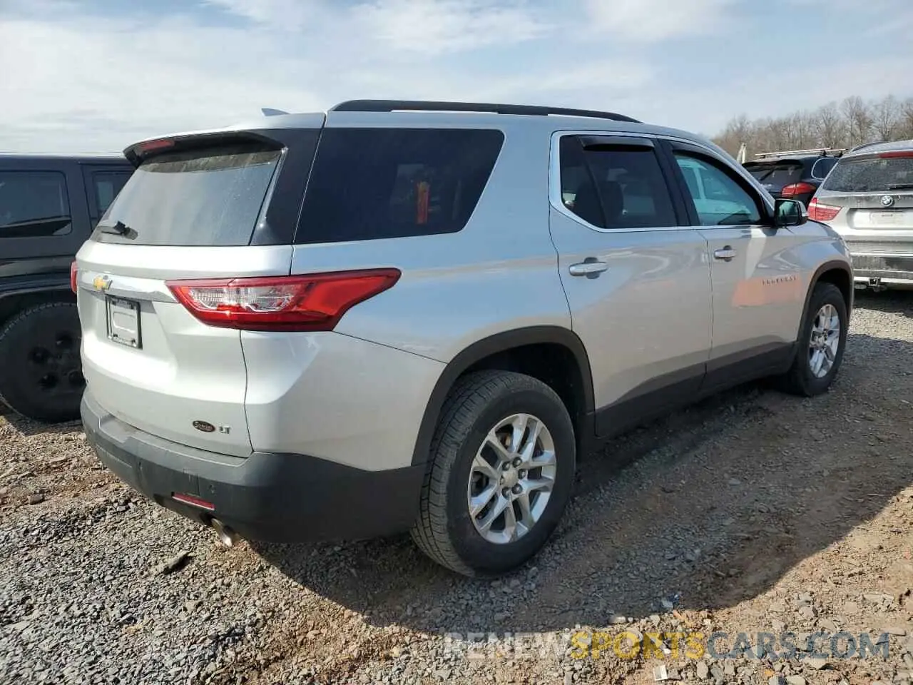 3 fotografías del automóvil dañado 1GNEVHKW8MJ160755 CHEVROLET TRAVERSE 2021
