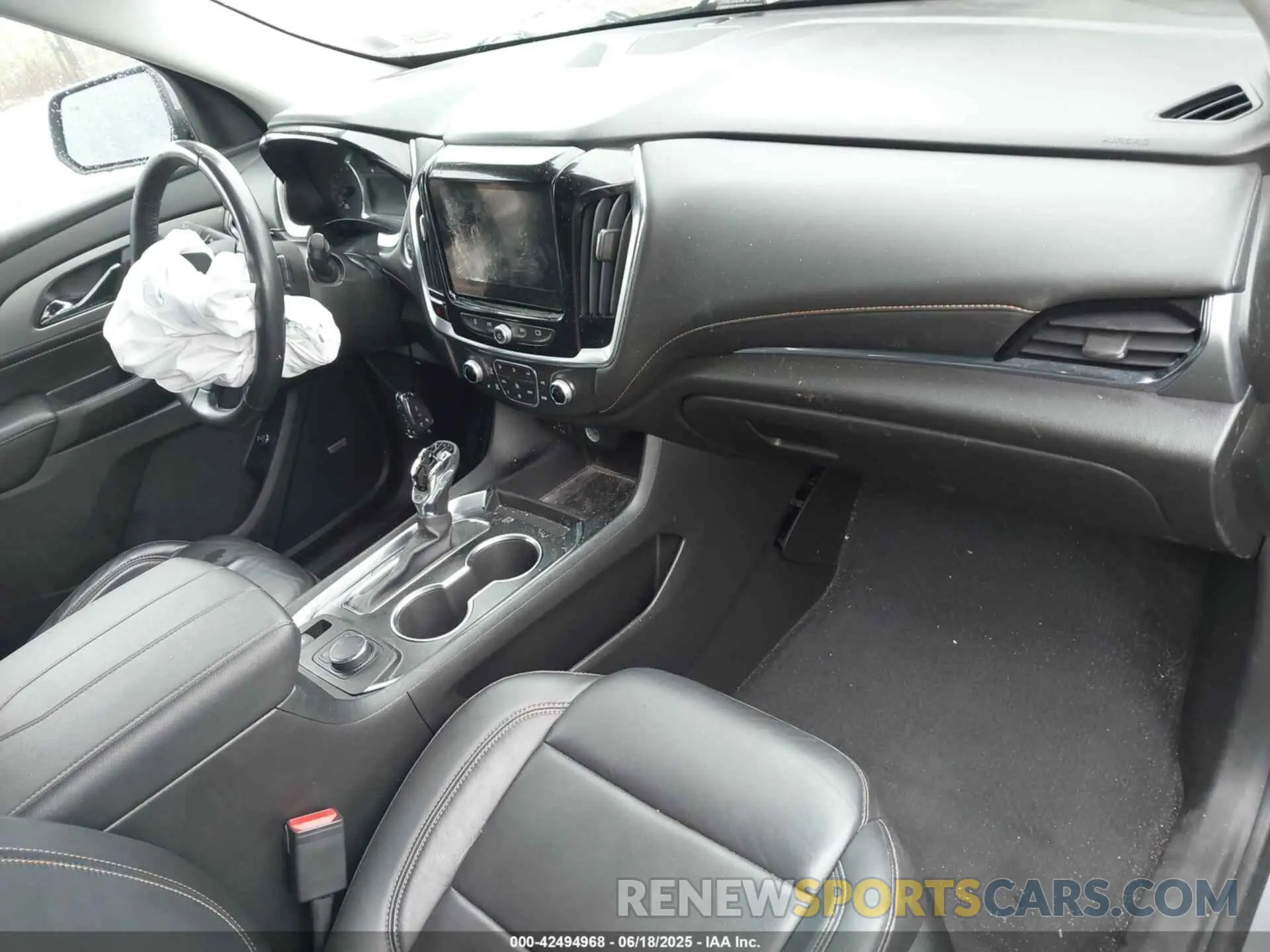 5 fotografías del automóvil dañado 1GNEVHKWXMJ220888 CHEVROLET TRAVERSE 2021