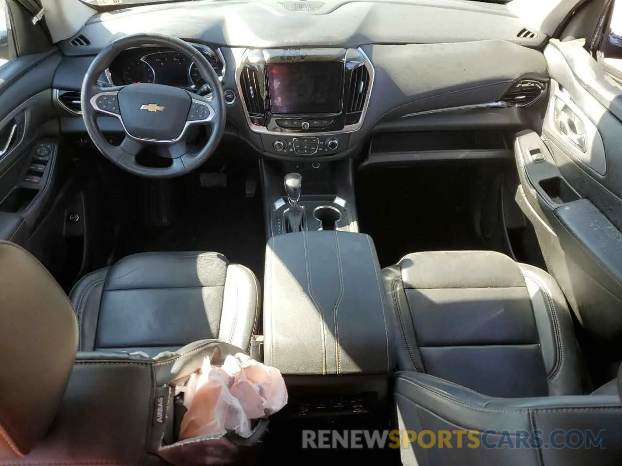 8 fotografías del automóvil dañado 1GNEVHKWXMJ251378 CHEVROLET TRAVERSE 2021