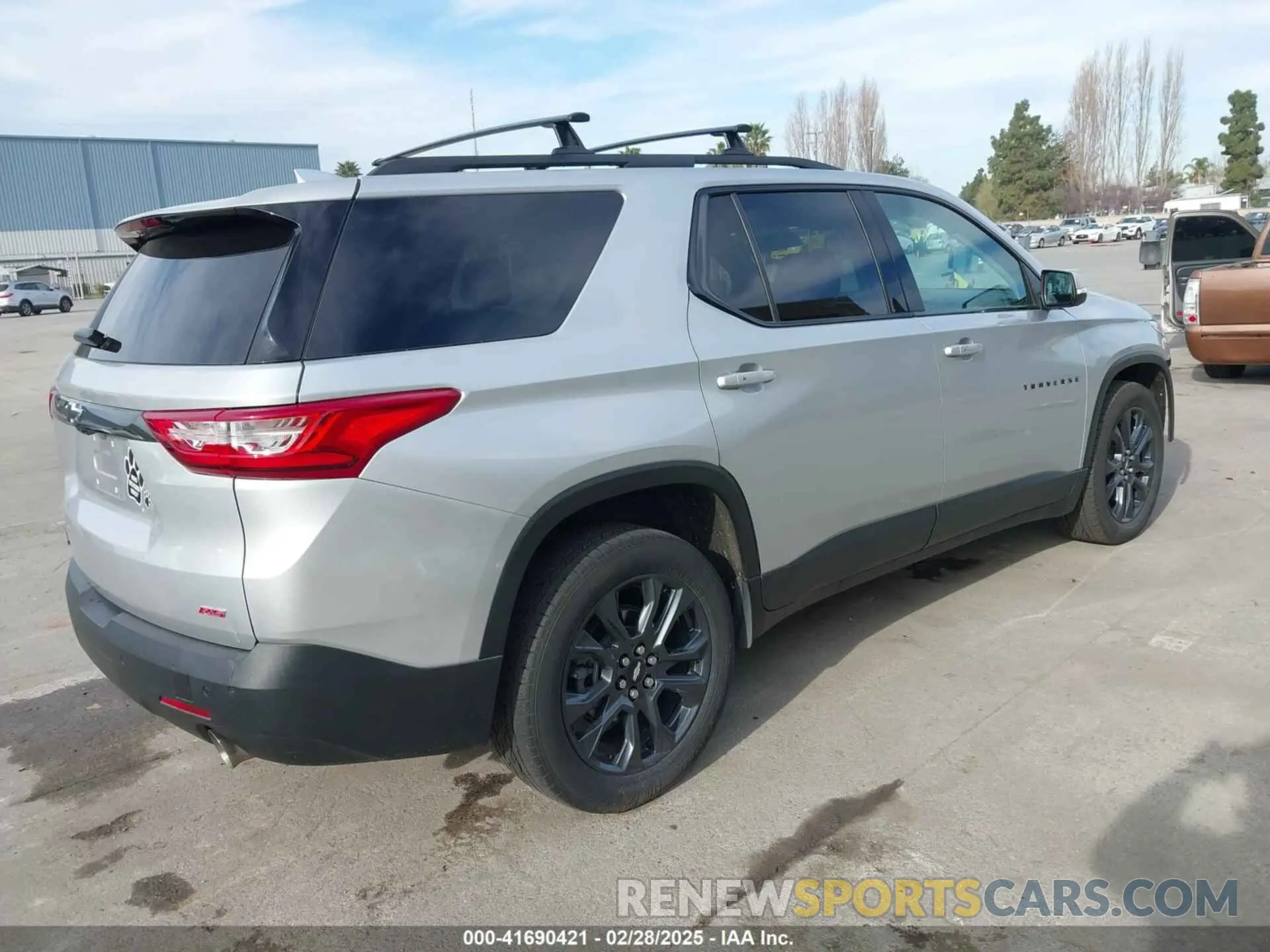 4 fotografías del automóvil dañado 1GNEVJKW1MJ183186 CHEVROLET TRAVERSE 2021