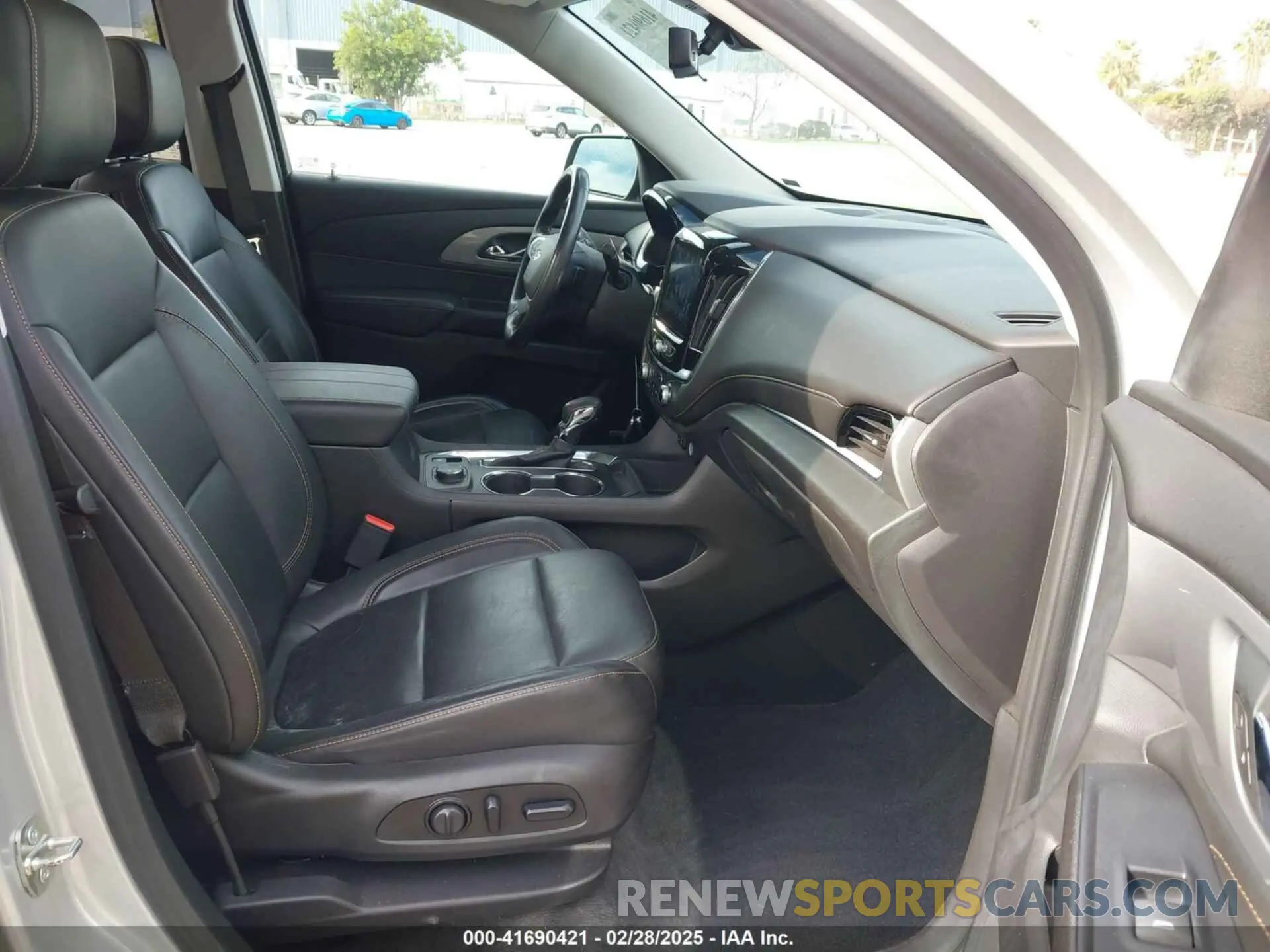5 fotografías del automóvil dañado 1GNEVJKW1MJ183186 CHEVROLET TRAVERSE 2021