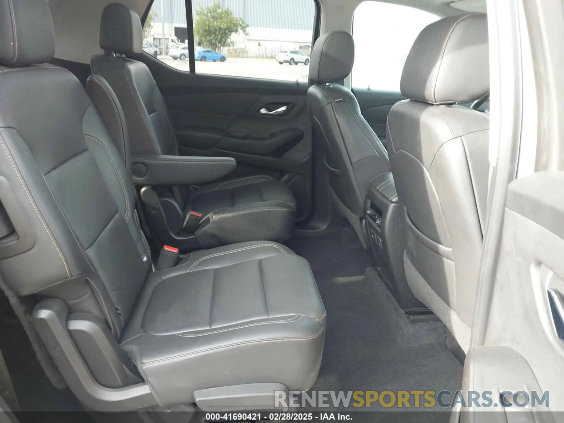 8 fotografías del automóvil dañado 1GNEVJKW1MJ183186 CHEVROLET TRAVERSE 2021