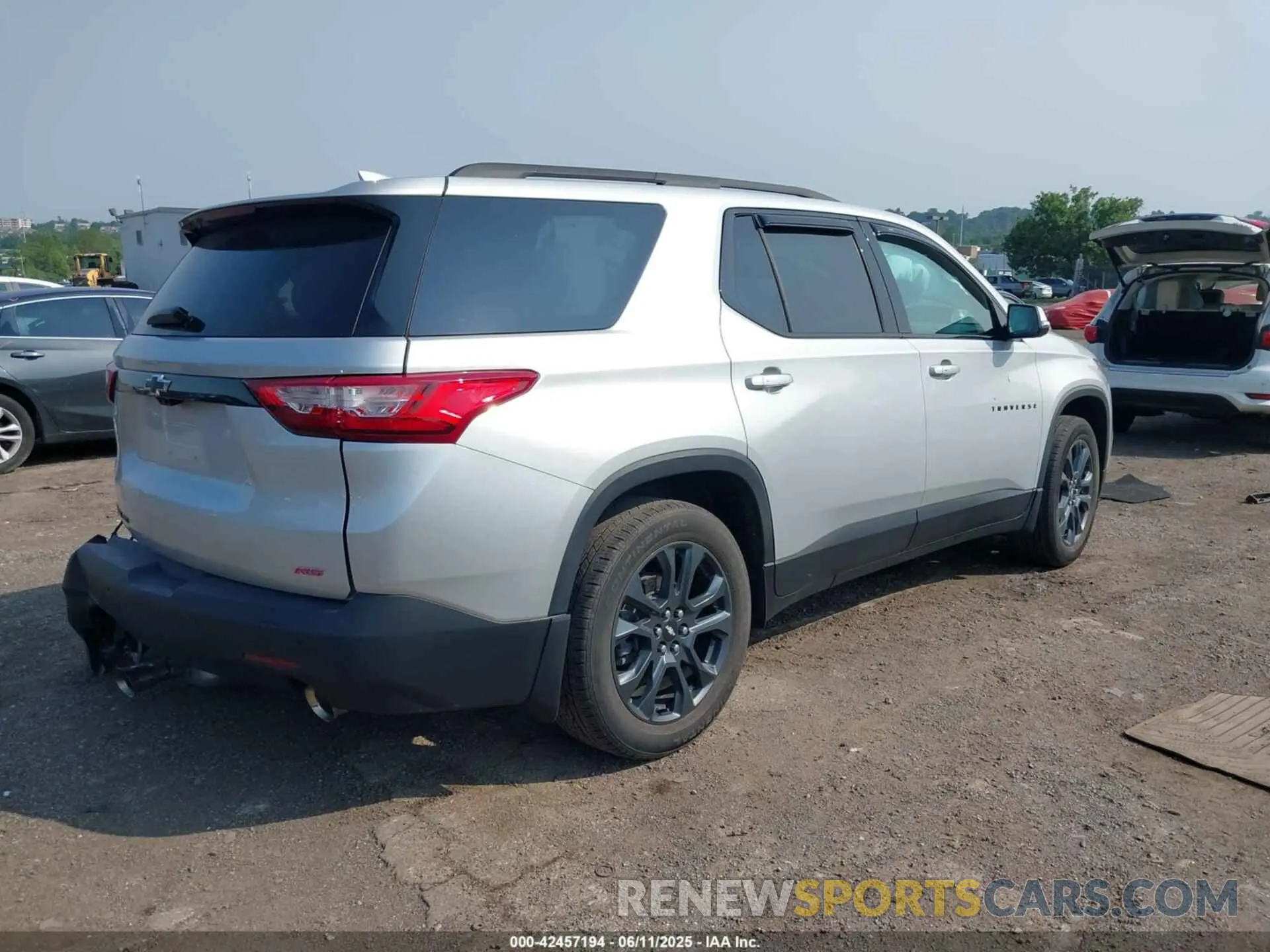 4 fotografías del automóvil dañado 1GNEVJKW2MJ239524 CHEVROLET TRAVERSE 2021