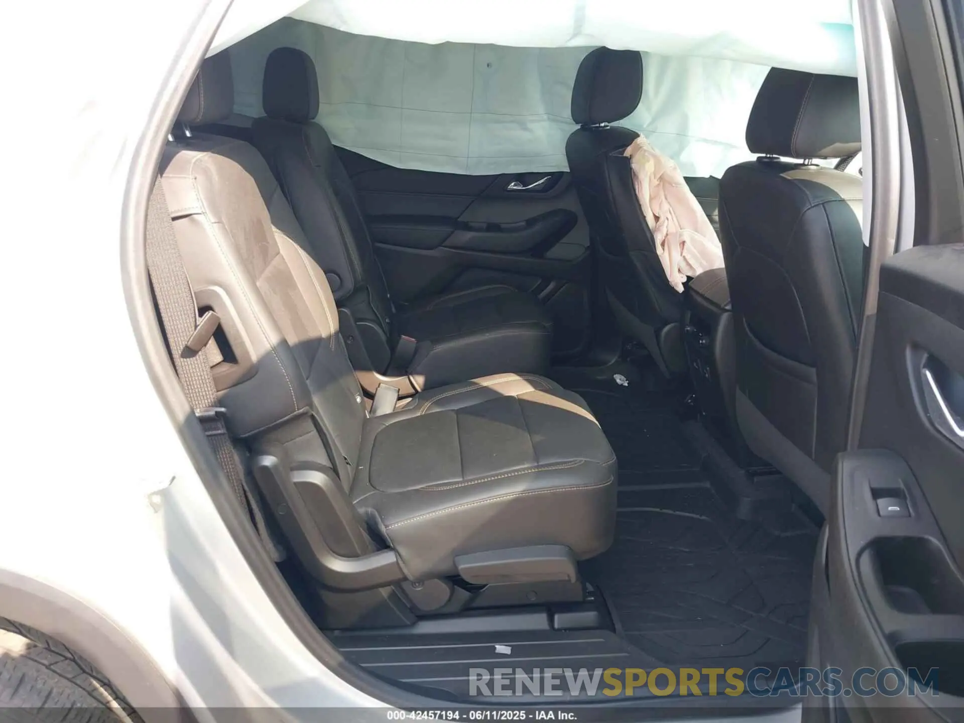 8 fotografías del automóvil dañado 1GNEVJKW2MJ239524 CHEVROLET TRAVERSE 2021