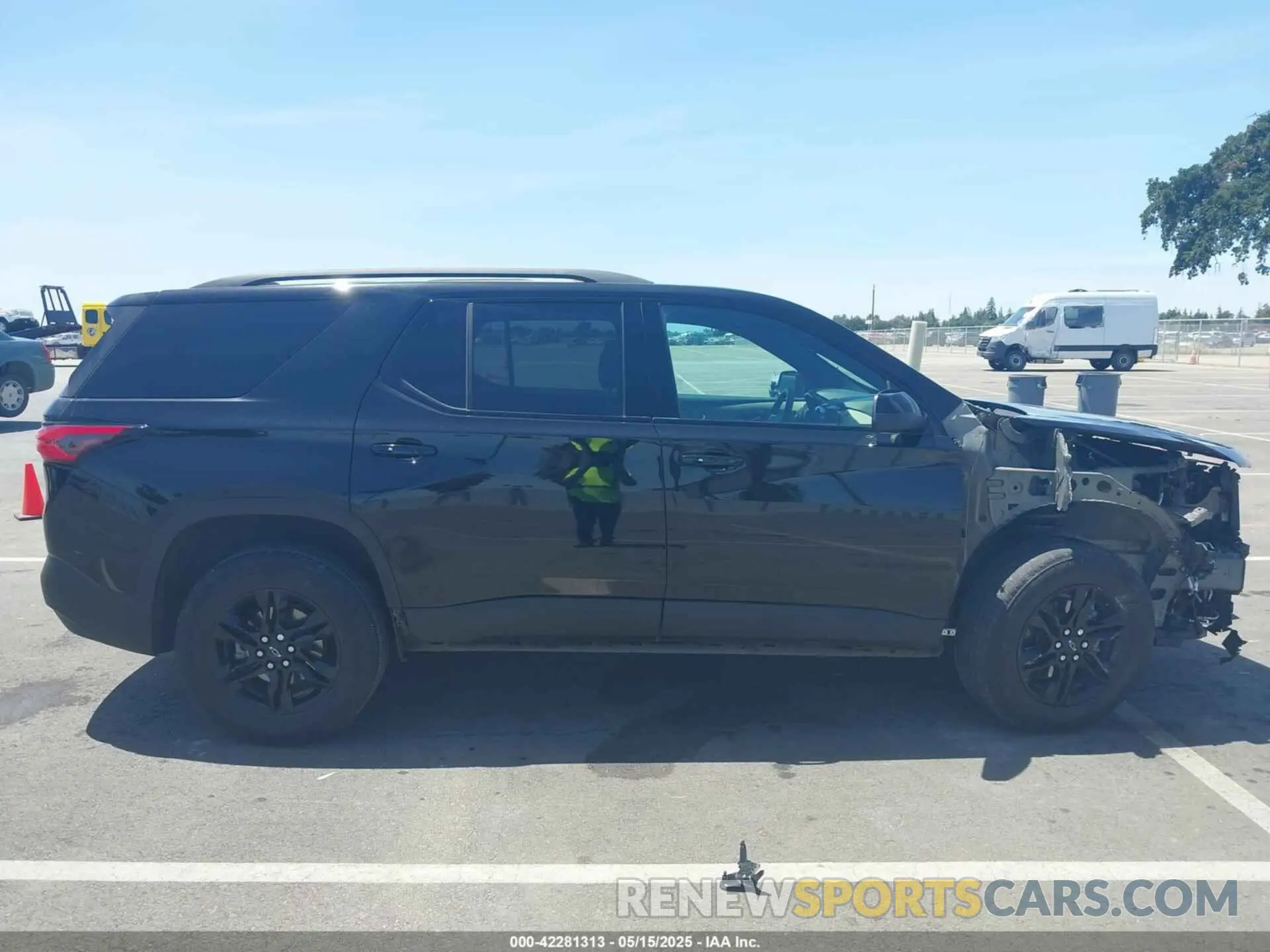 14 fotografías del automóvil dañado 1GNERFKW3NJ183869 CHEVROLET TRAVERSE 2022