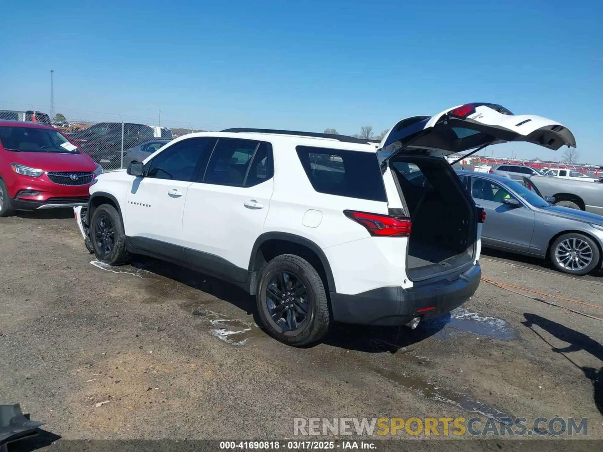 3 fotografías del automóvil dañado 1GNERFKW7NJ115171 CHEVROLET TRAVERSE 2022