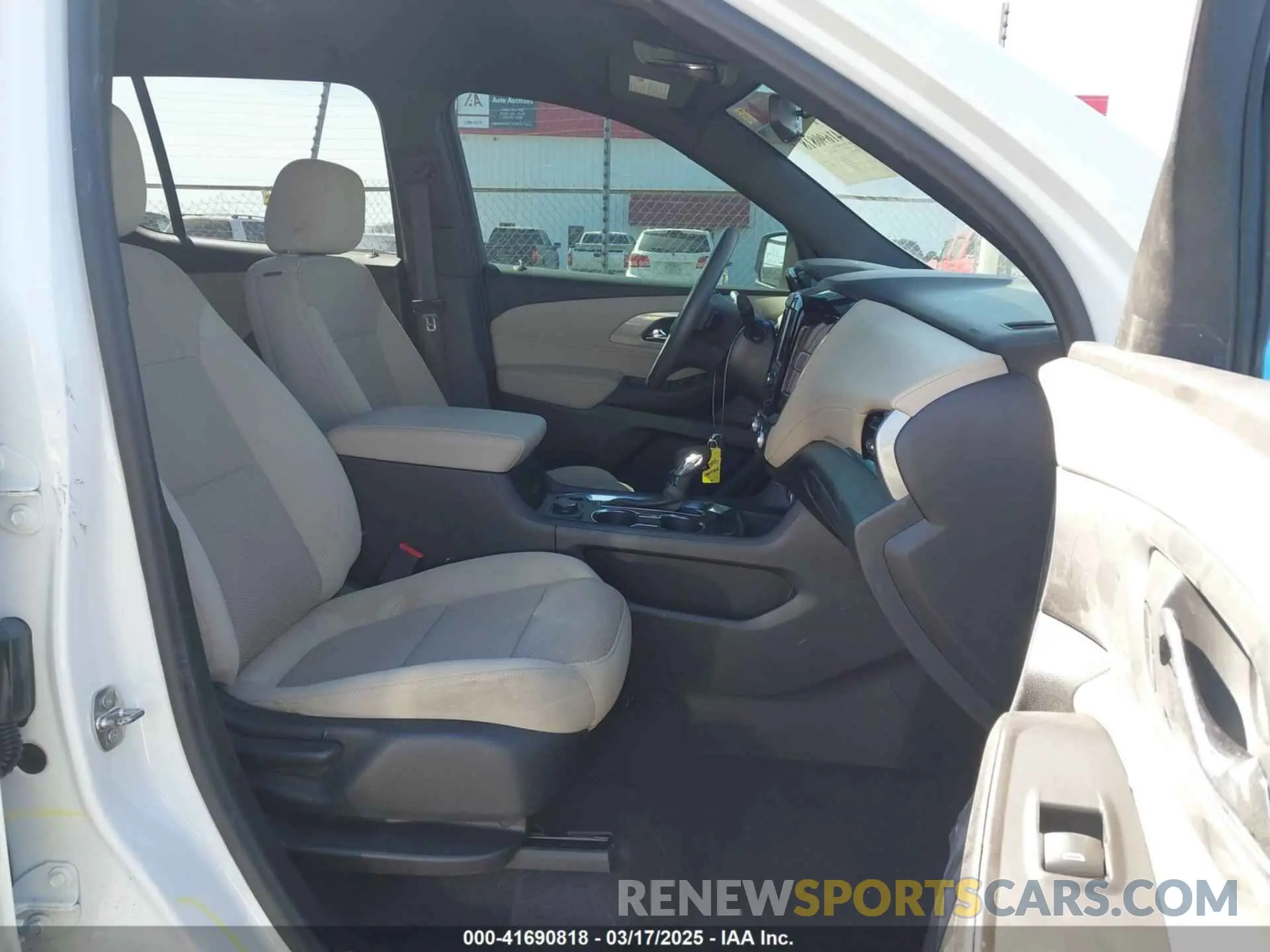 5 fotografías del automóvil dañado 1GNERFKW7NJ115171 CHEVROLET TRAVERSE 2022