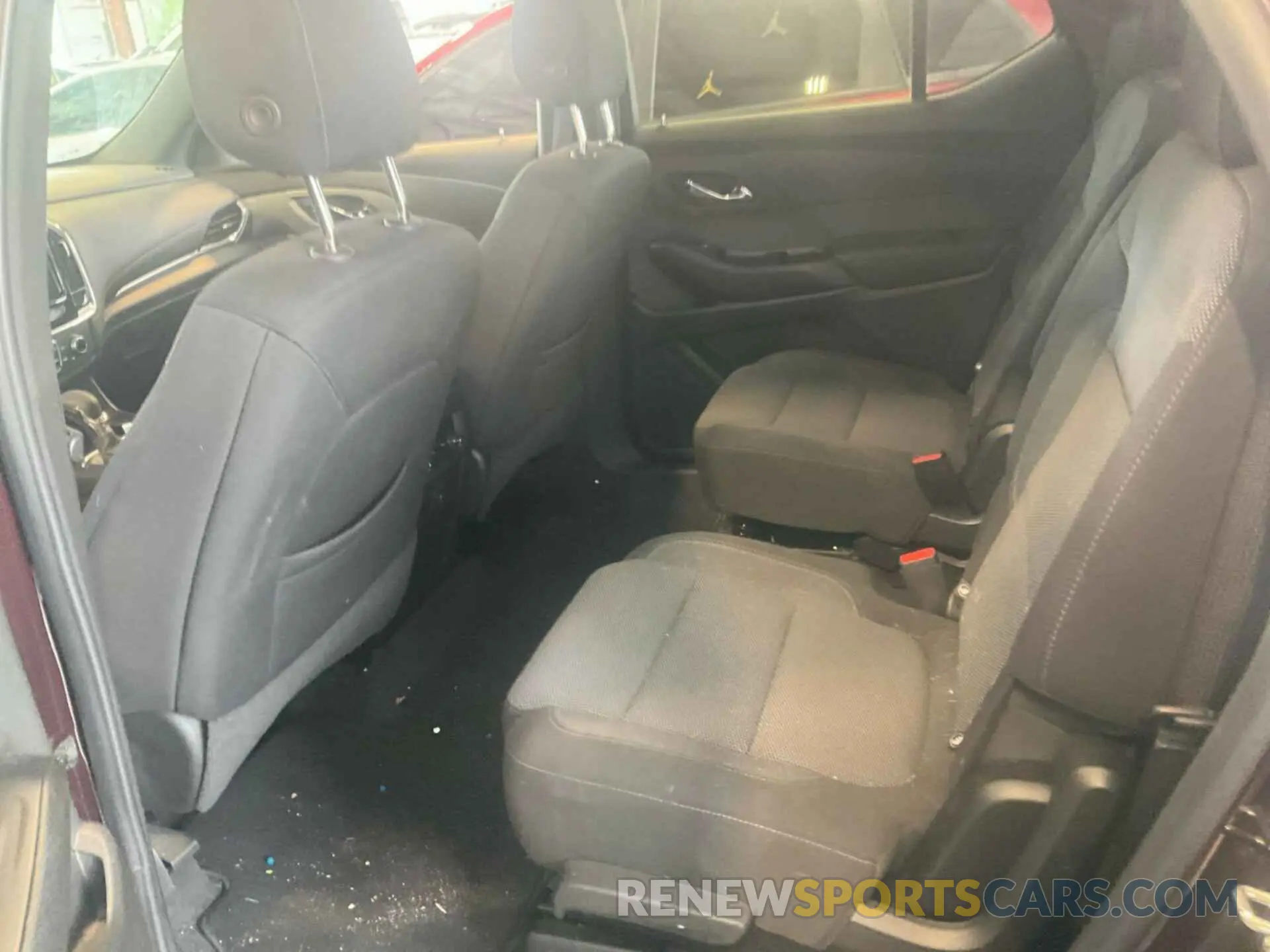 2 fotografías del automóvil dañado 1GNERGKW3NJ173168 CHEVROLET TRAVERSE 2022