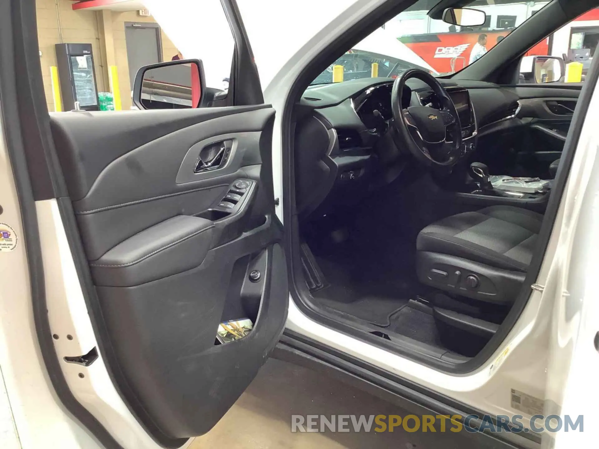 5 fotografías del automóvil dañado 1GNERGKW5NJ150961 CHEVROLET TRAVERSE 2022