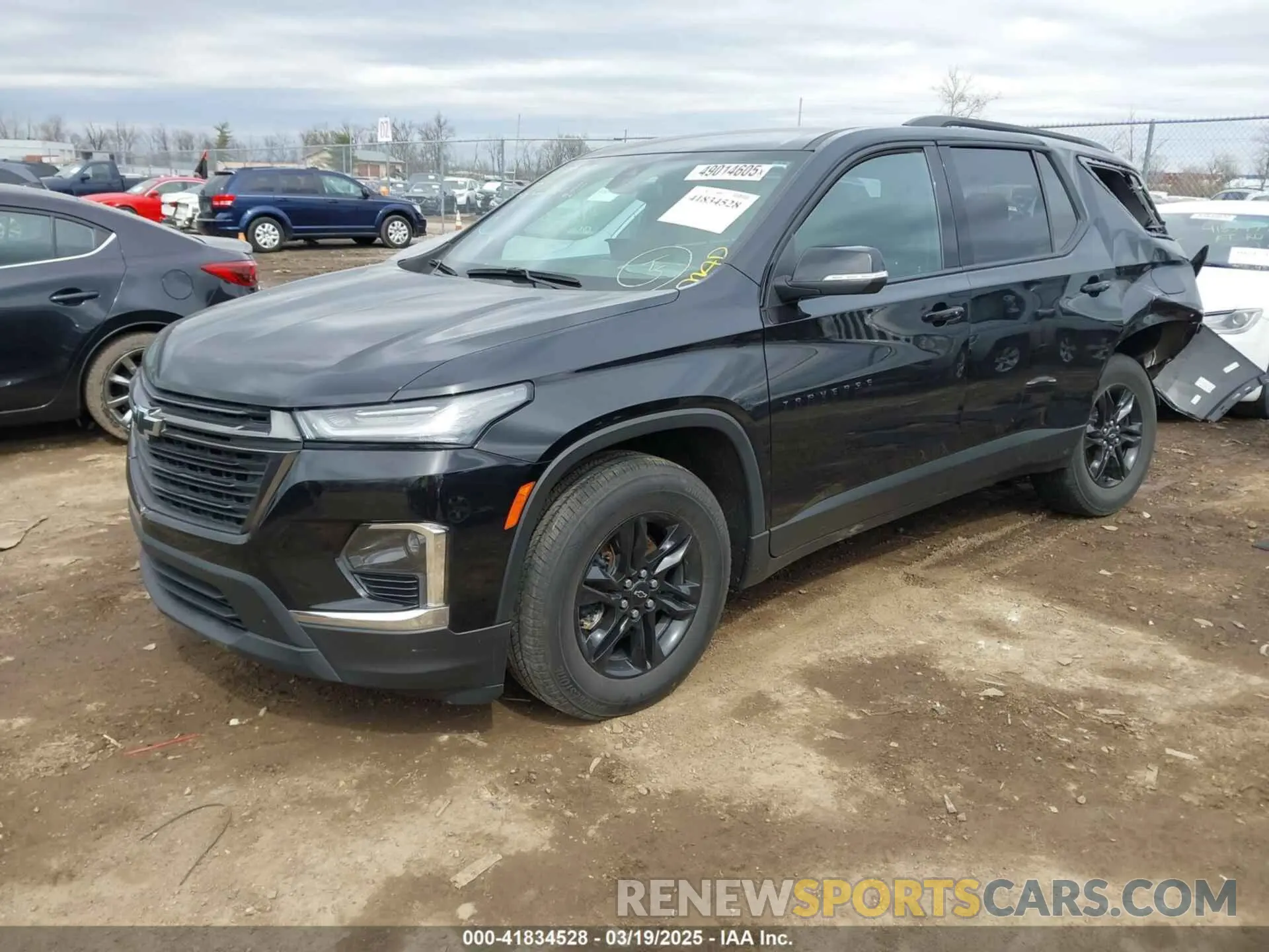 2 fotografías del automóvil dañado 1GNERGKWXNJ128020 CHEVROLET TRAVERSE 2022