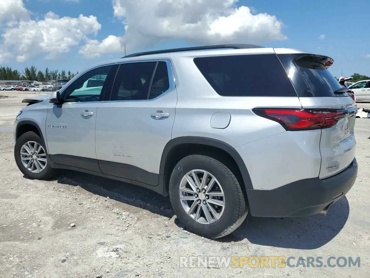 2 fotografías del automóvil dañado 1GNERHKW0NJ134186 CHEVROLET TRAVERSE 2022