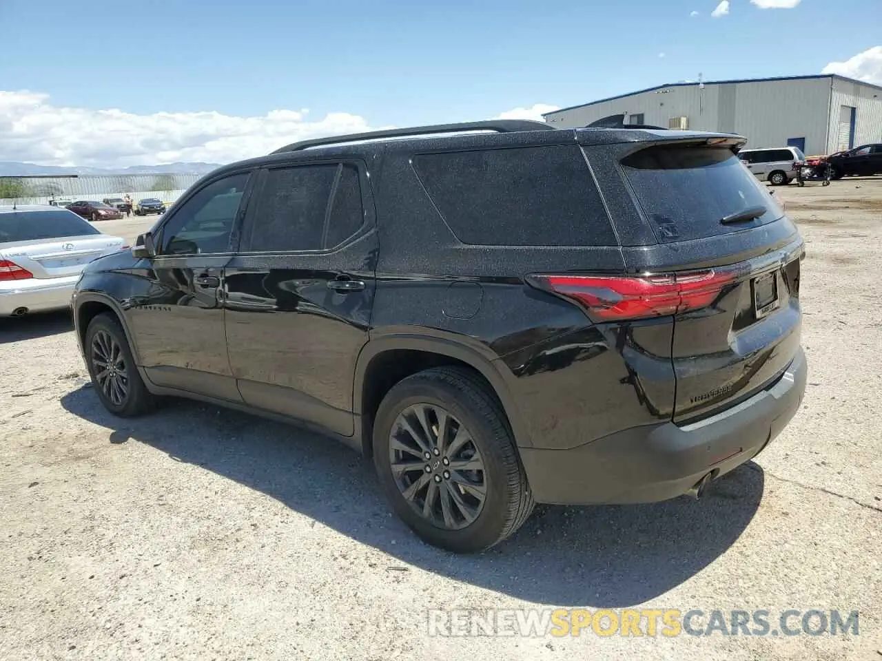 2 fotografías del automóvil dañado 1GNERJKW2NJ154401 CHEVROLET TRAVERSE 2022