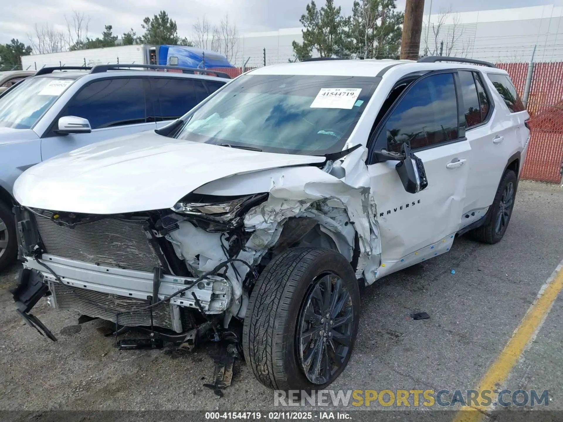 2 fotografías del automóvil dañado 1GNERJKW2NJ185731 CHEVROLET TRAVERSE 2022