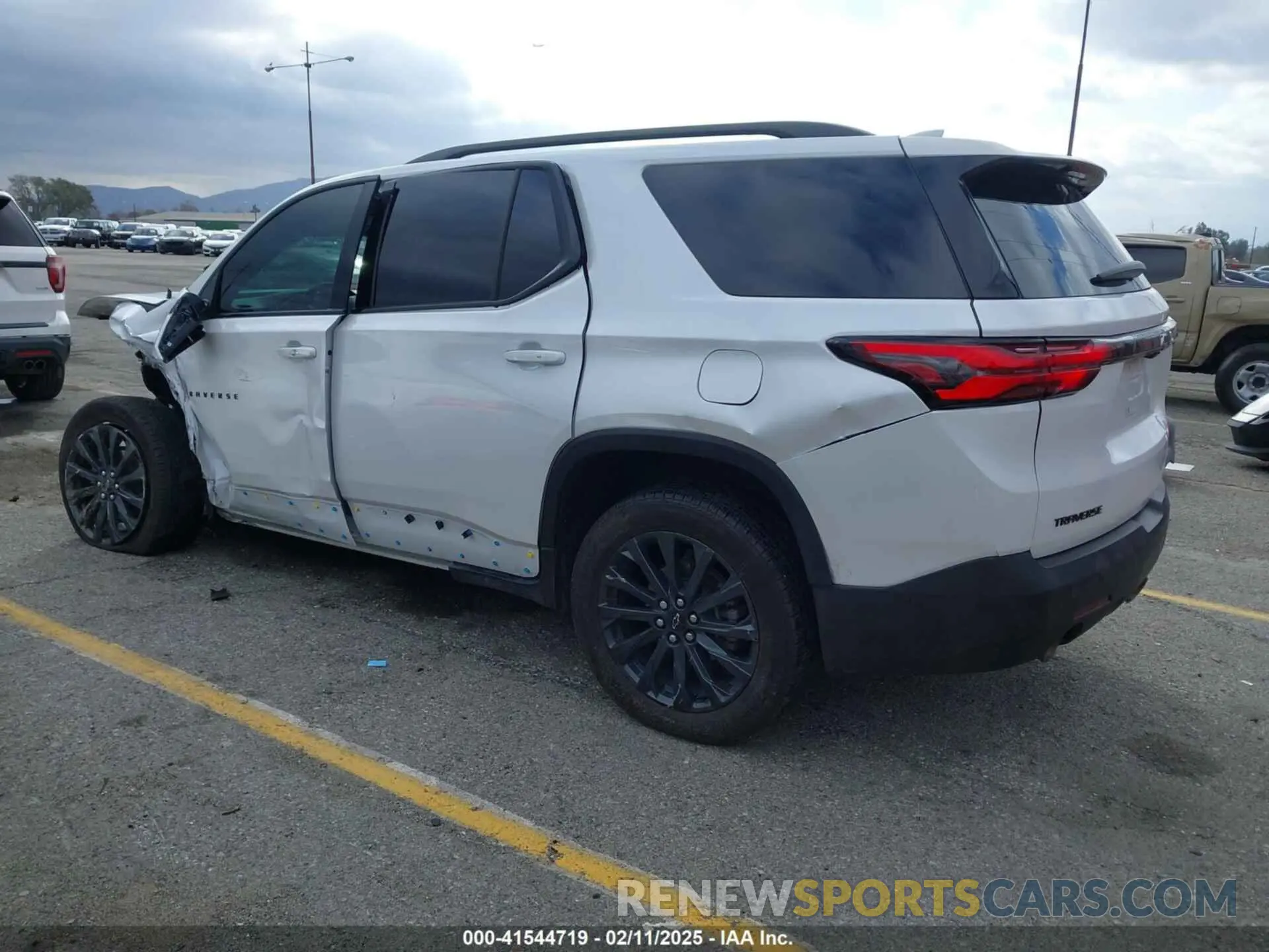 3 fotografías del automóvil dañado 1GNERJKW2NJ185731 CHEVROLET TRAVERSE 2022