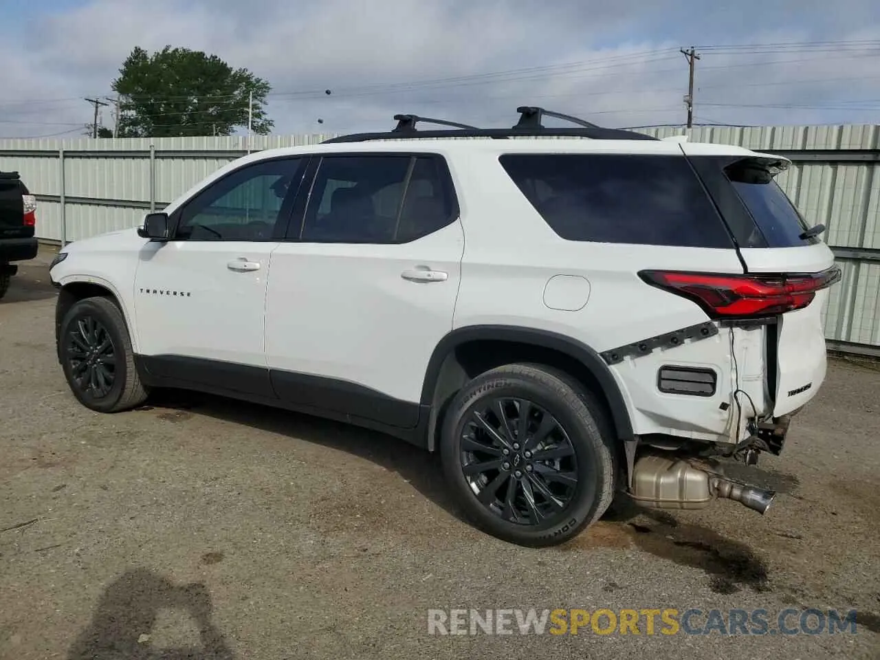 2 fotografías del automóvil dañado 1GNERJKW9NJ187685 CHEVROLET TRAVERSE 2022