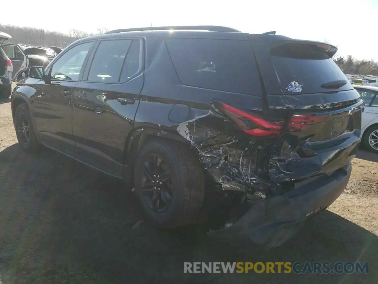 2 fotografías del automóvil dañado 1GNEVFKW5NJ120168 CHEVROLET TRAVERSE 2022