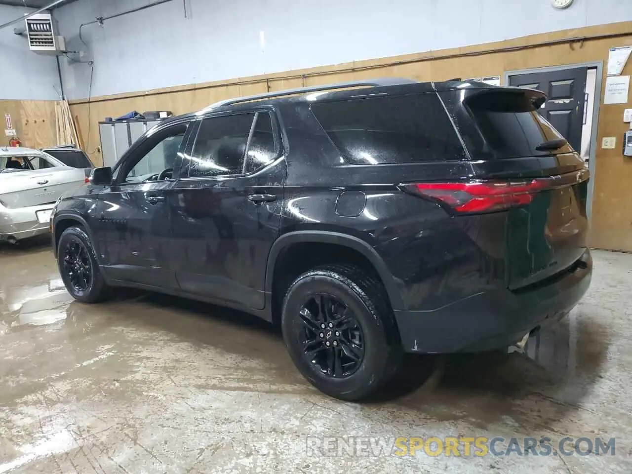 2 fotografías del automóvil dañado 1GNEVGKW0NJ140849 CHEVROLET TRAVERSE 2022