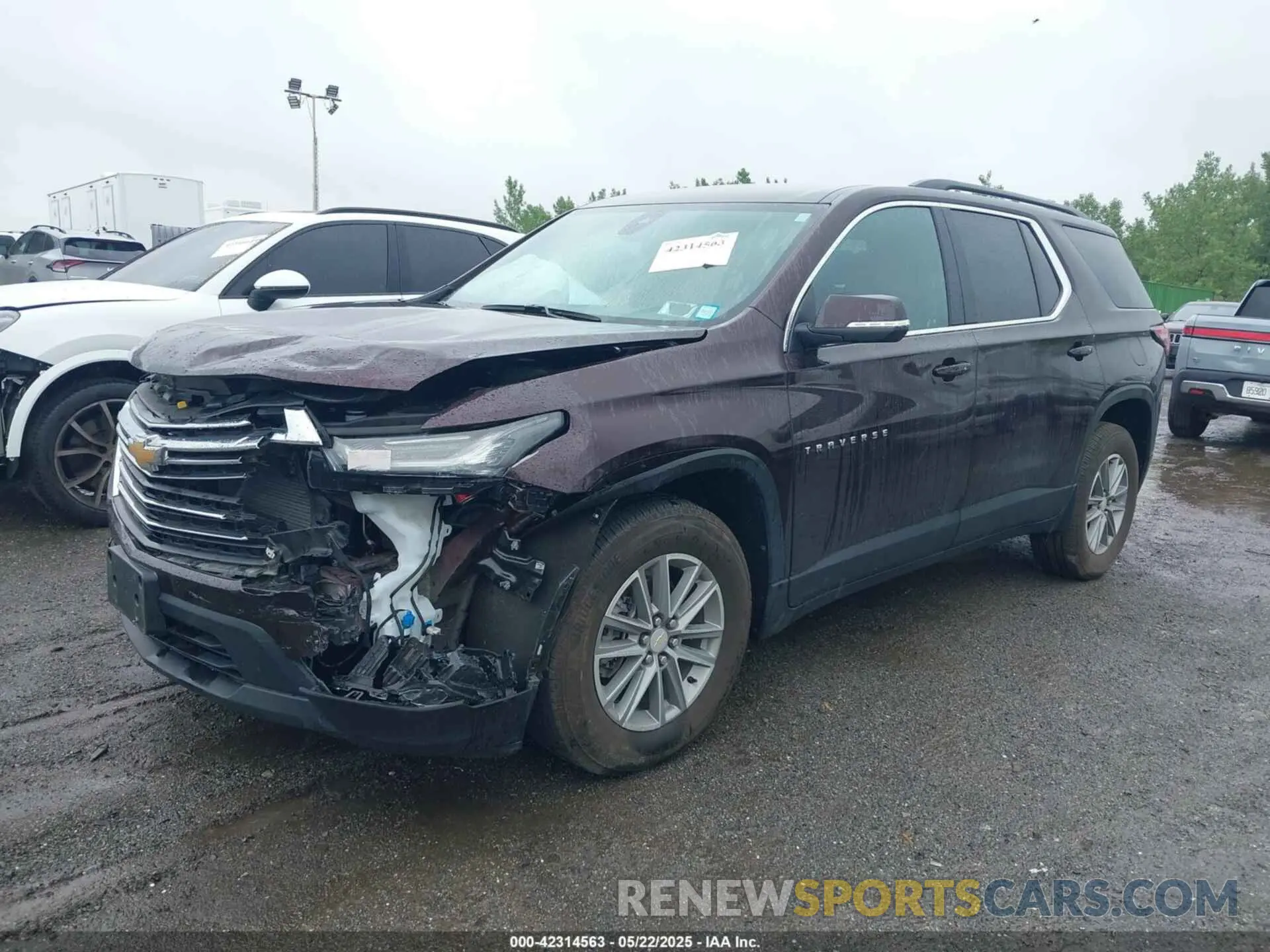 2 fotografías del automóvil dañado 1GNEVGKW2NJ191205 CHEVROLET TRAVERSE 2022